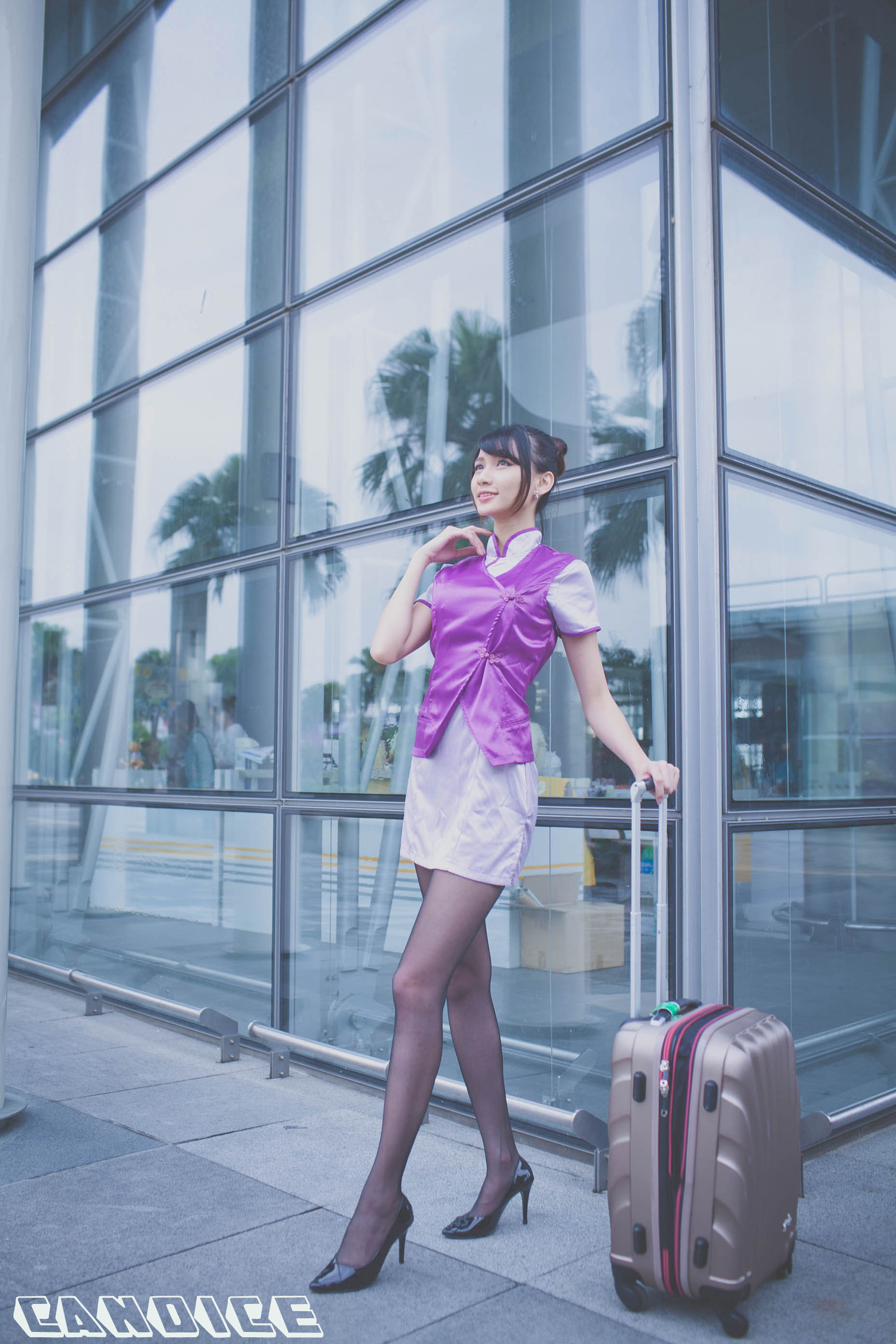 [台湾正妹] 蔡译心Candice《空姐黑丝街拍》