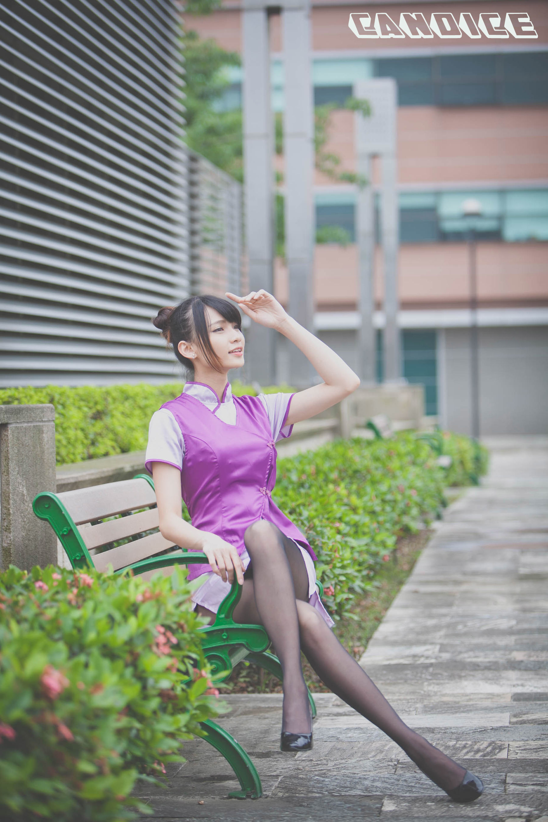 [台湾正妹] 蔡译心Candice《空姐黑丝街拍》