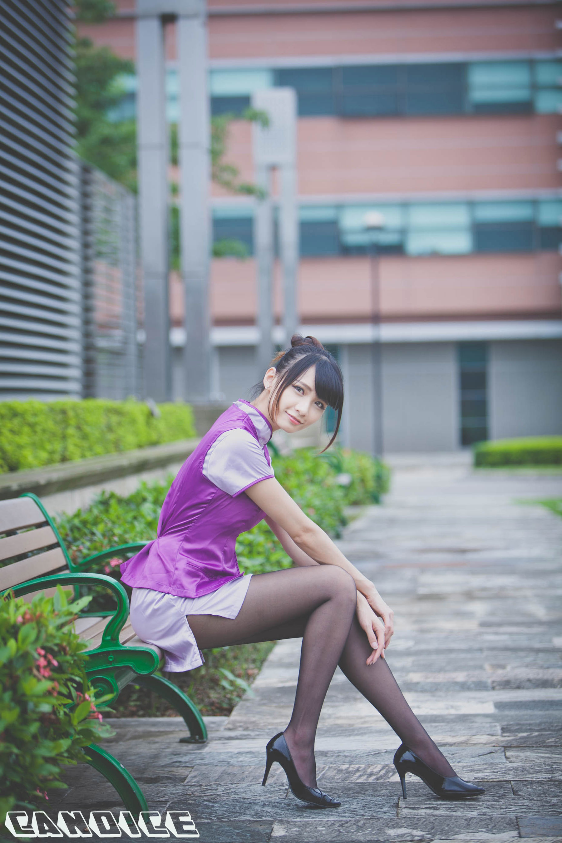 [台湾正妹] 蔡译心Candice《空姐黑丝街拍》