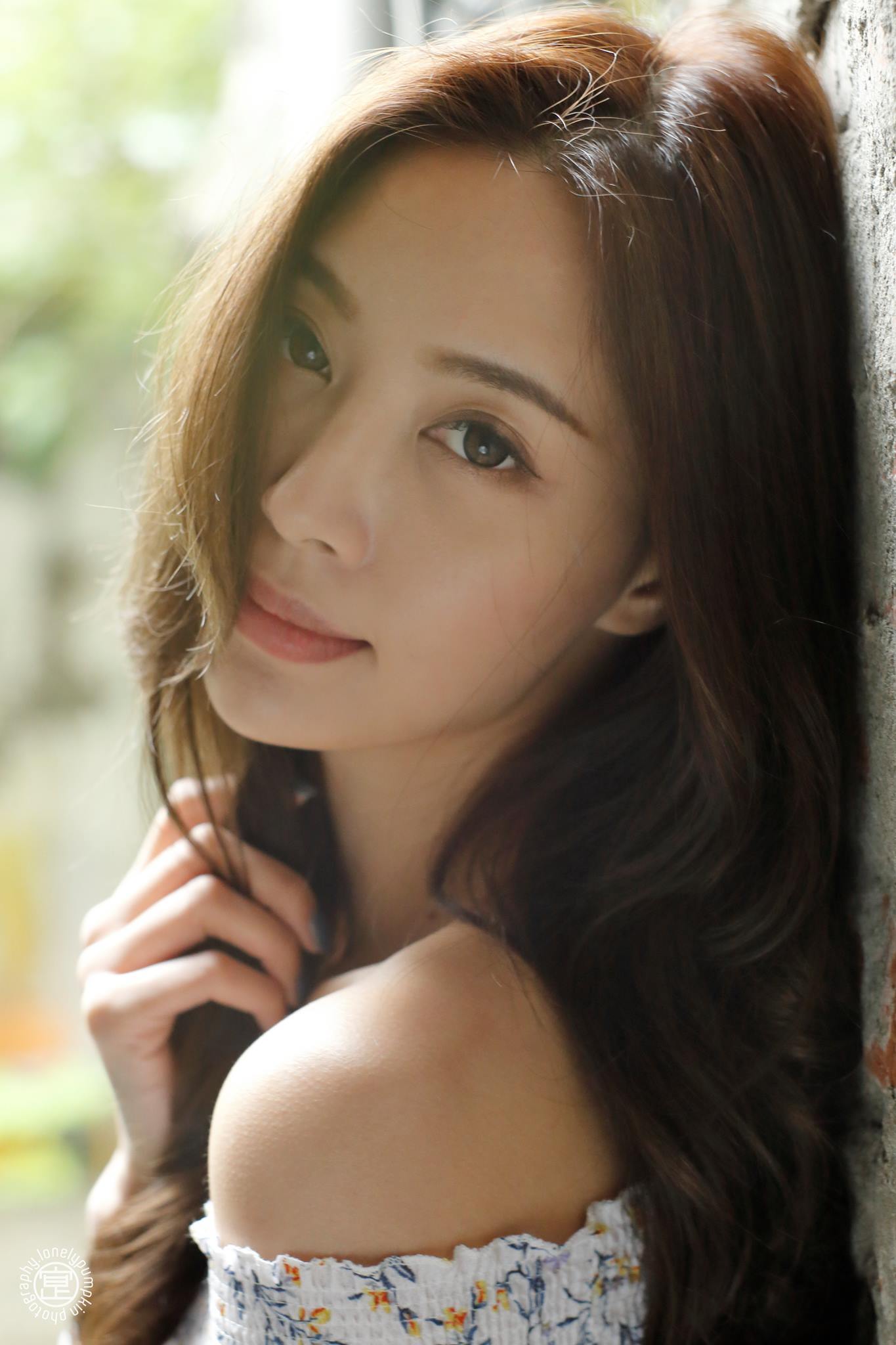 [台湾网红美女] Emma江雨恩《西藏路+南機場公寓》