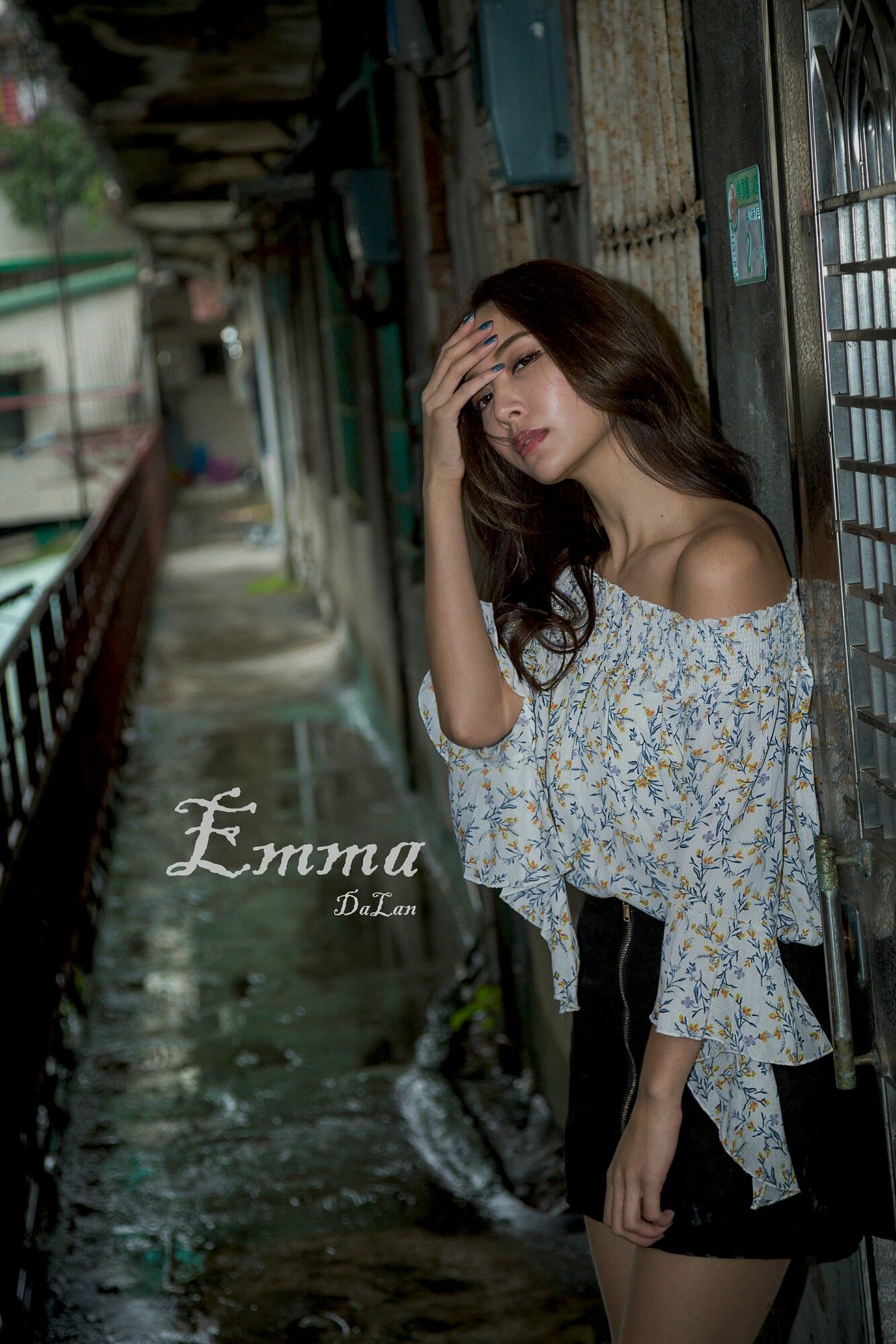 [台湾网红美女] Emma江雨恩《西藏路+南機場公寓》