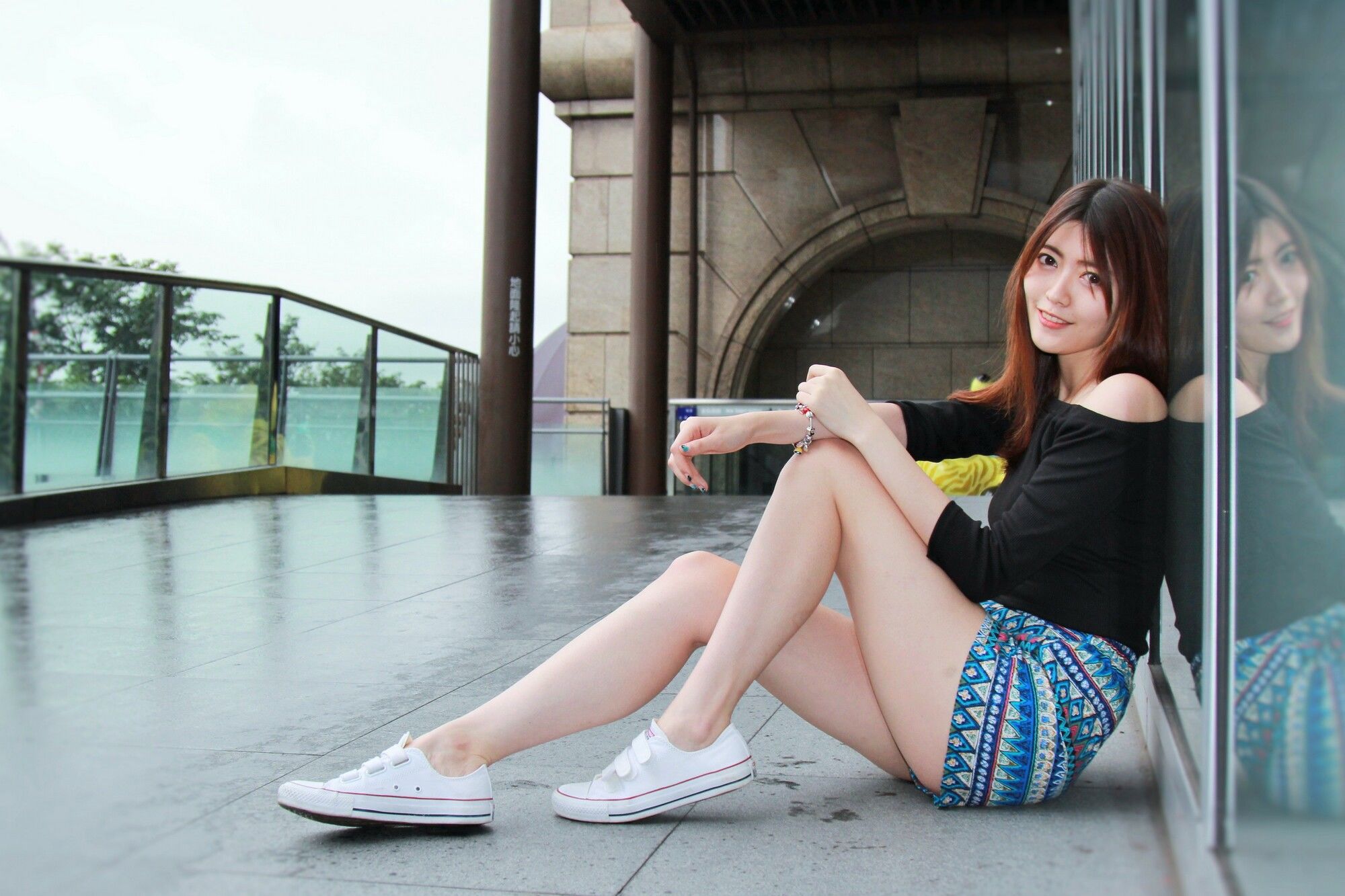 [台湾网红美女] Brindy薛薛《板橋外拍》