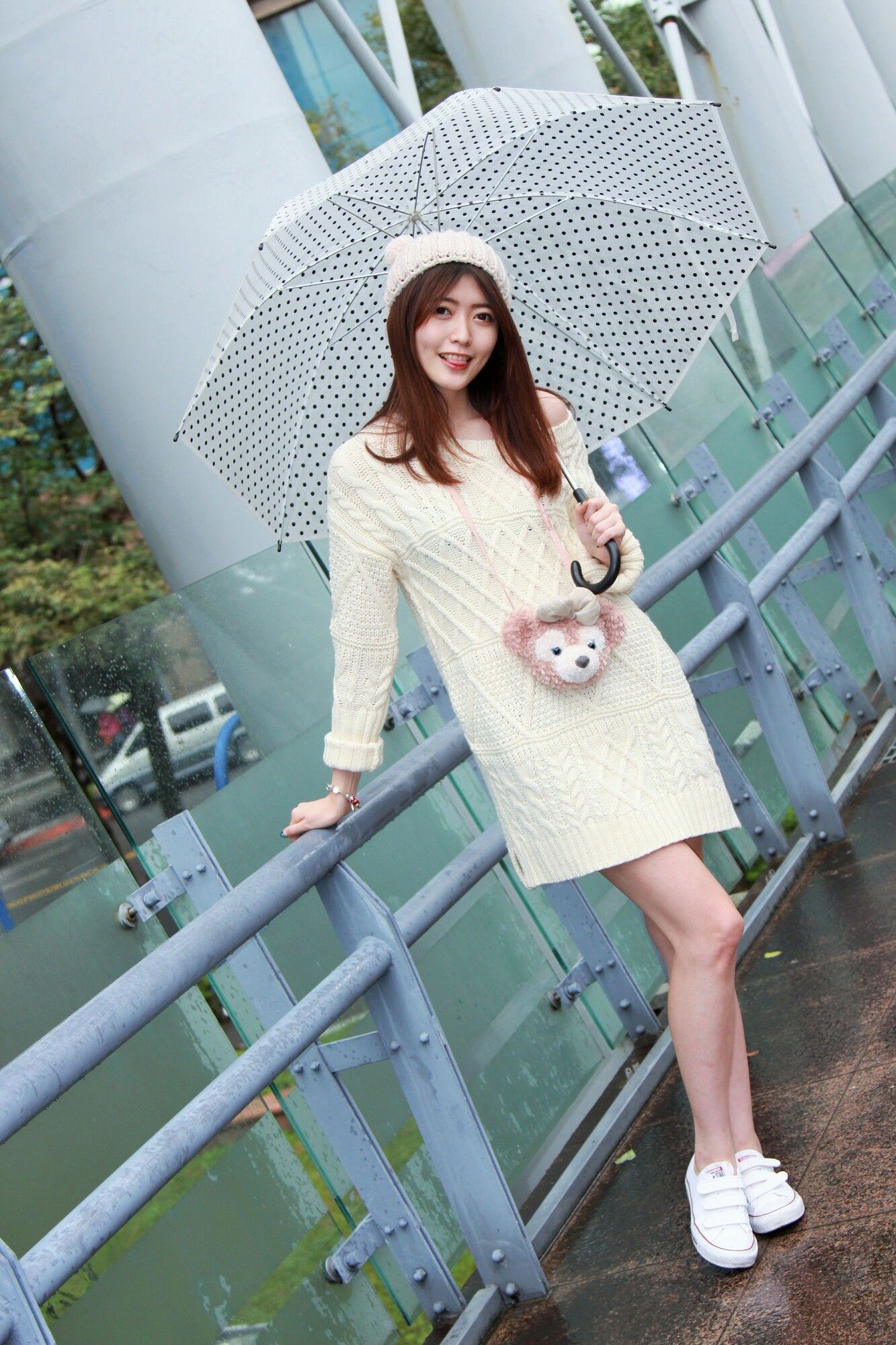 [台湾网红美女] Brindy薛薛《板橋外拍》