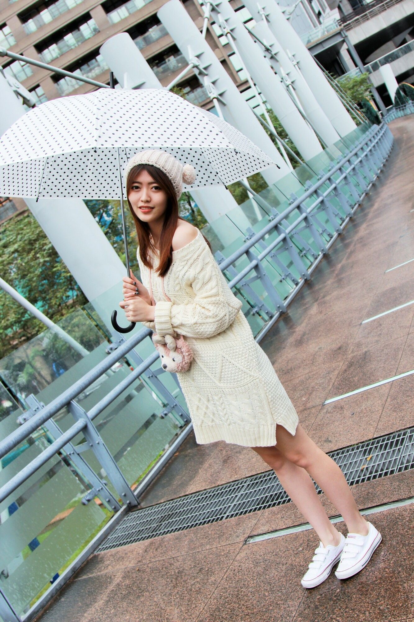 [台湾网红美女] Brindy薛薛《板橋外拍》