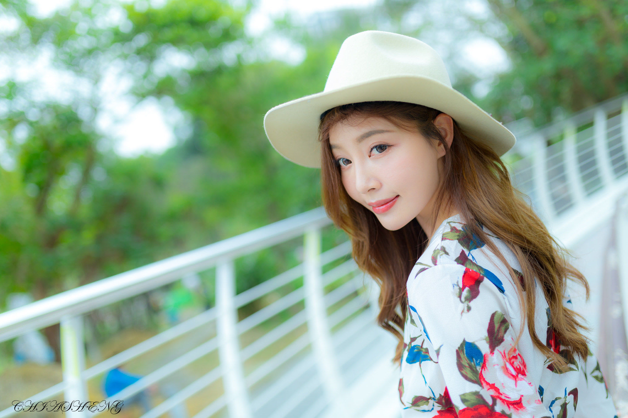 [台湾网红美女] Emma江雨恩 - 清新外拍（三套服装）
