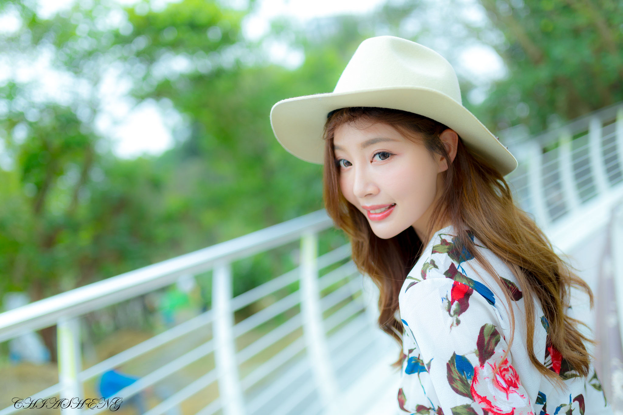 [台湾网红美女] Emma江雨恩 - 清新外拍（三套服装）