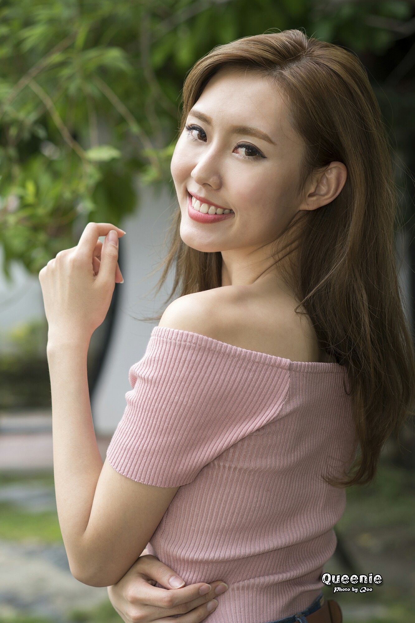 [台湾正妹] Queenie/Q尼 - 热裤美腿街拍