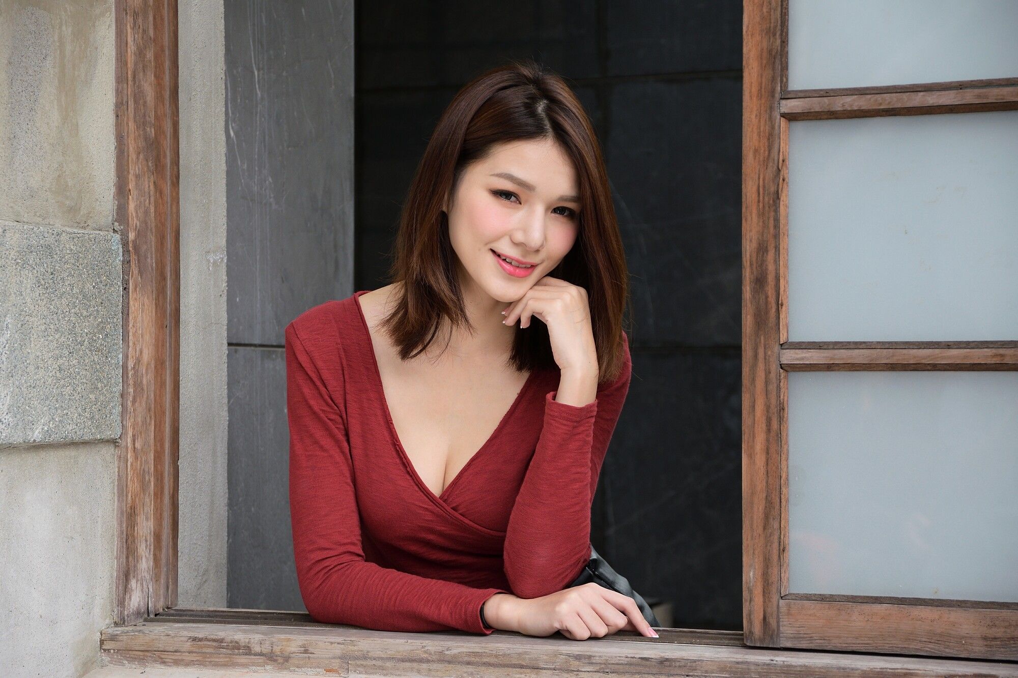 [台湾网红美女] Kate - 外拍超短皮裙系列