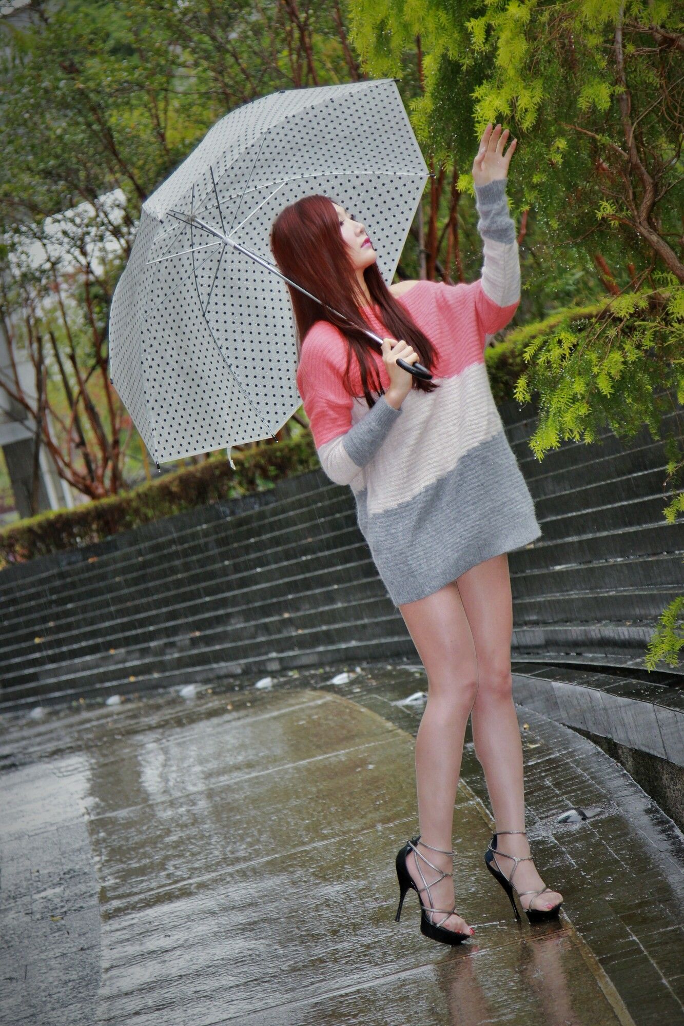[台湾正妹] Michelle小羽《信義區外拍2套服装》