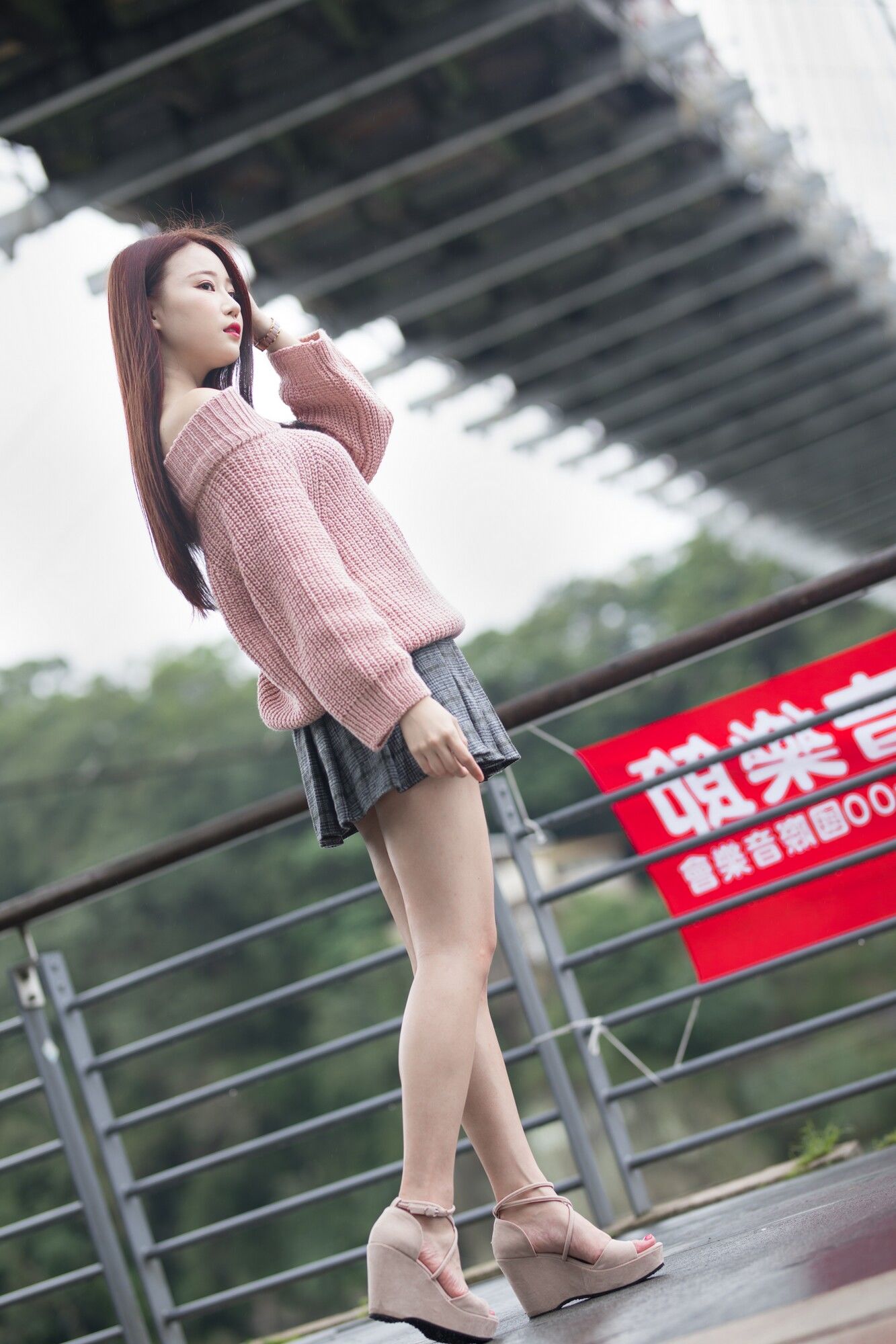 [台湾网红美女] Lia杨思原《新店碧潭》