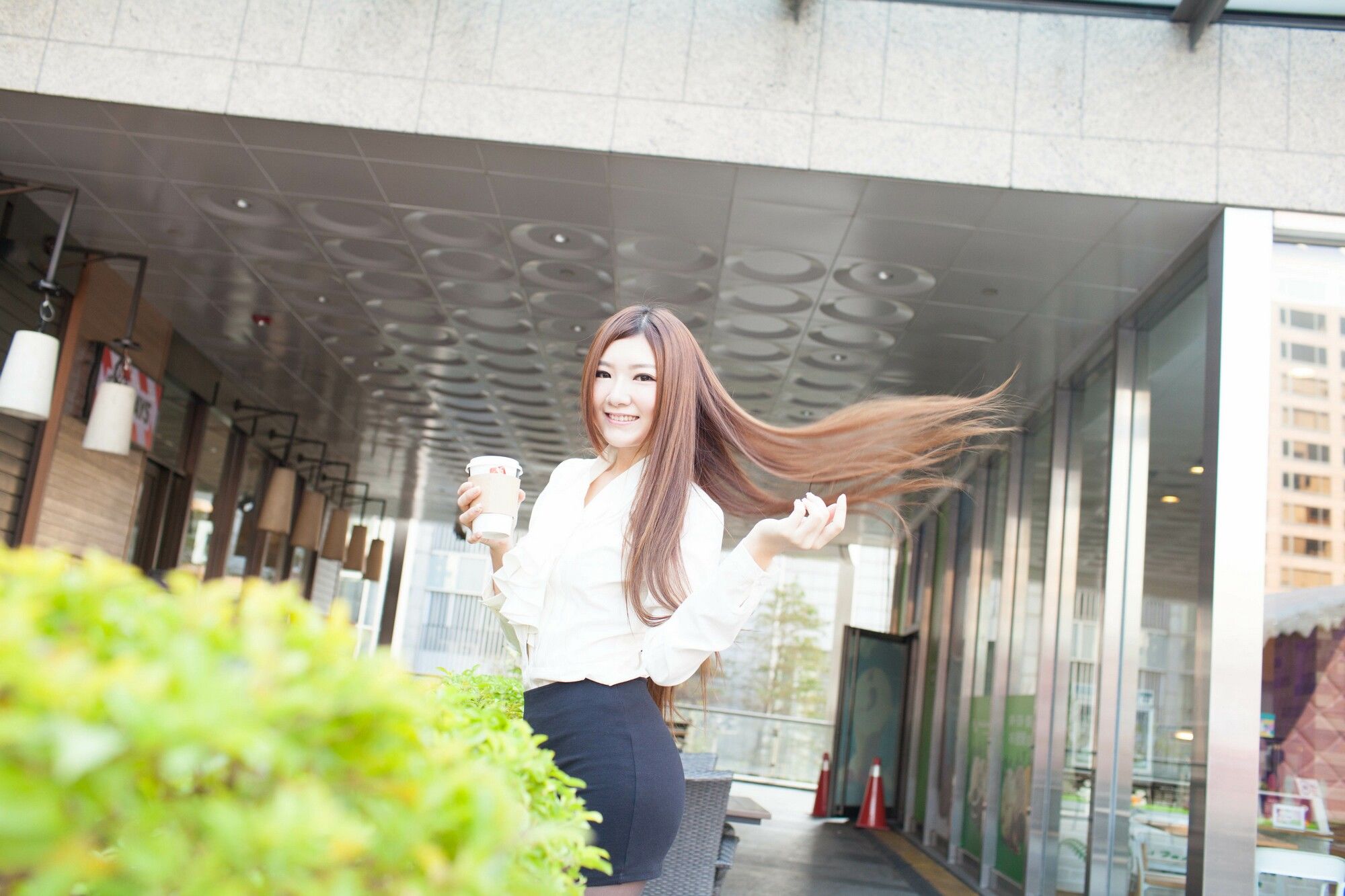 [台湾嫩模] Michelle小羽/谢馥羽《信義區街拍黑丝OL系列》