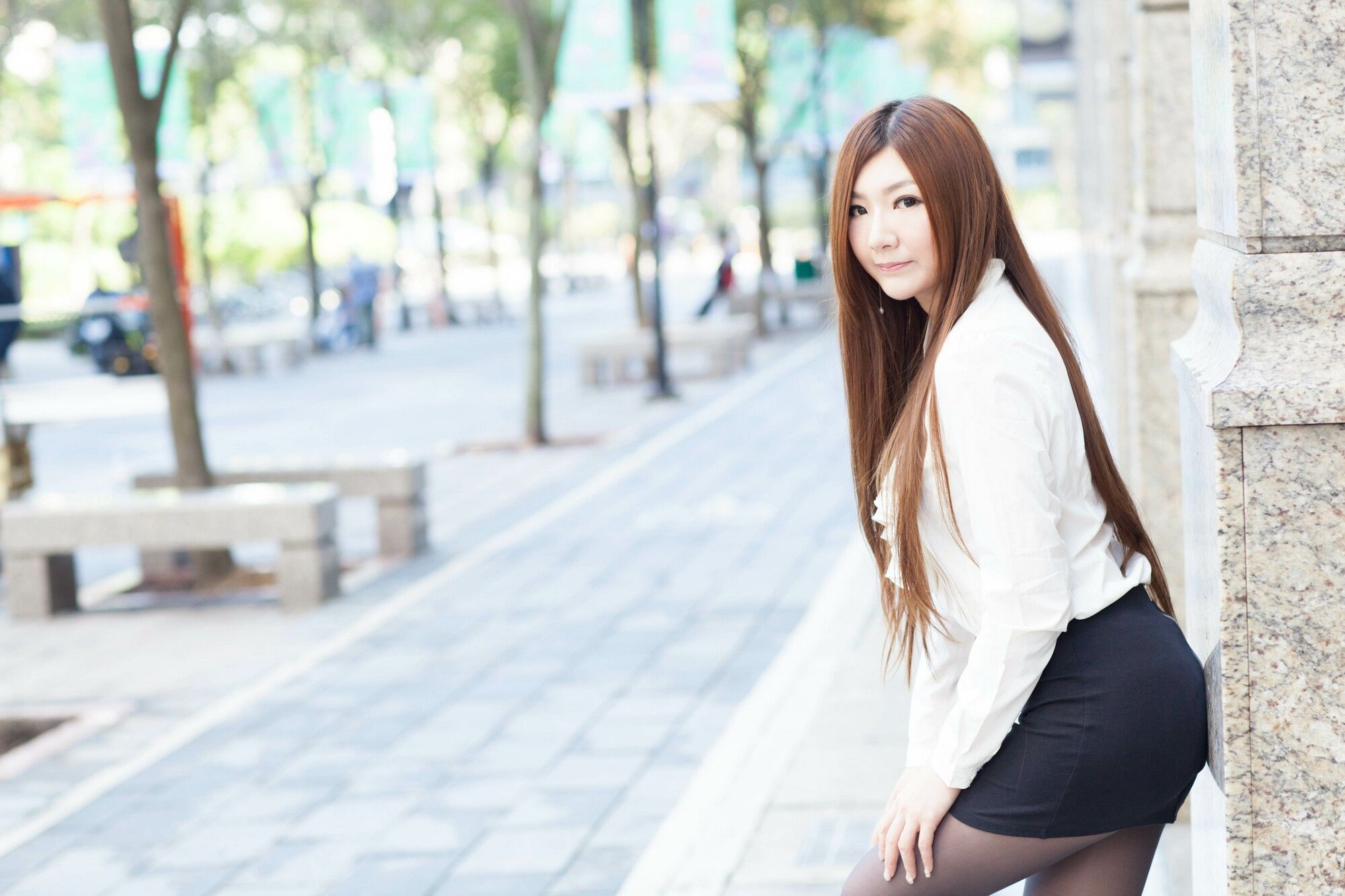 [台湾嫩模] Michelle小羽/谢馥羽《信義區街拍黑丝OL系列》