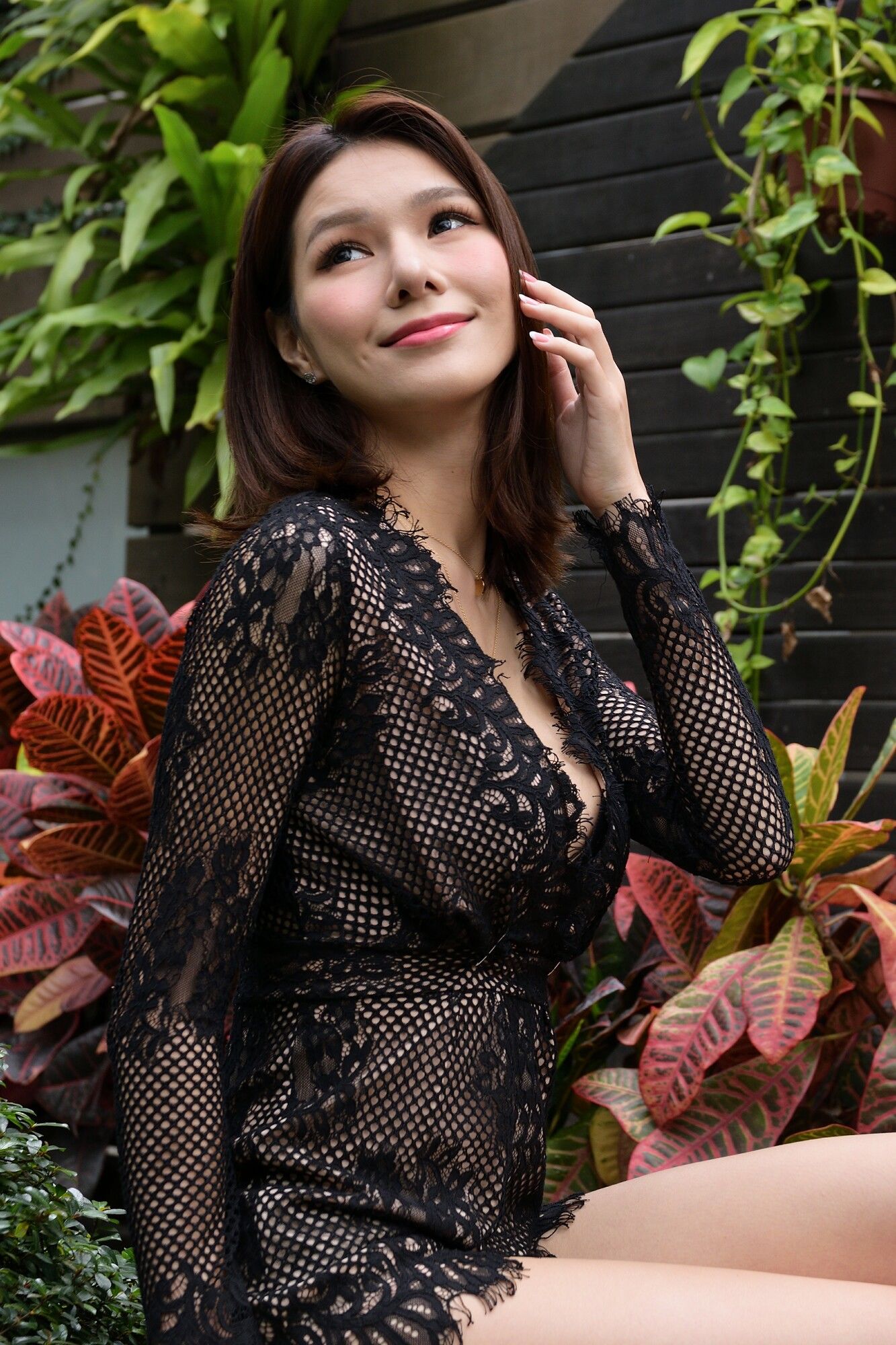 [台湾嫩模] Kate  - 外拍黑色蕾丝系列