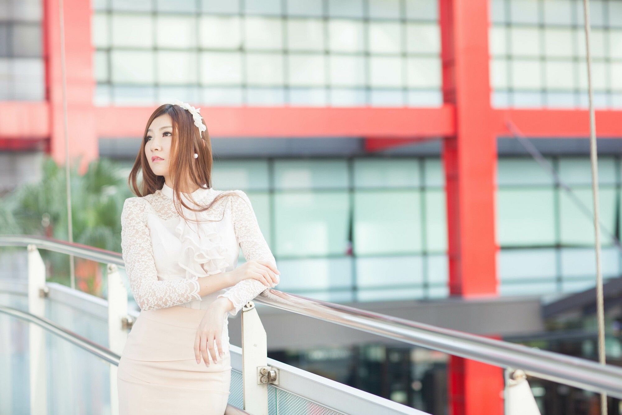 [台湾正妹] Michelle小羽《信義區街拍 蕾丝+包臀短裙》