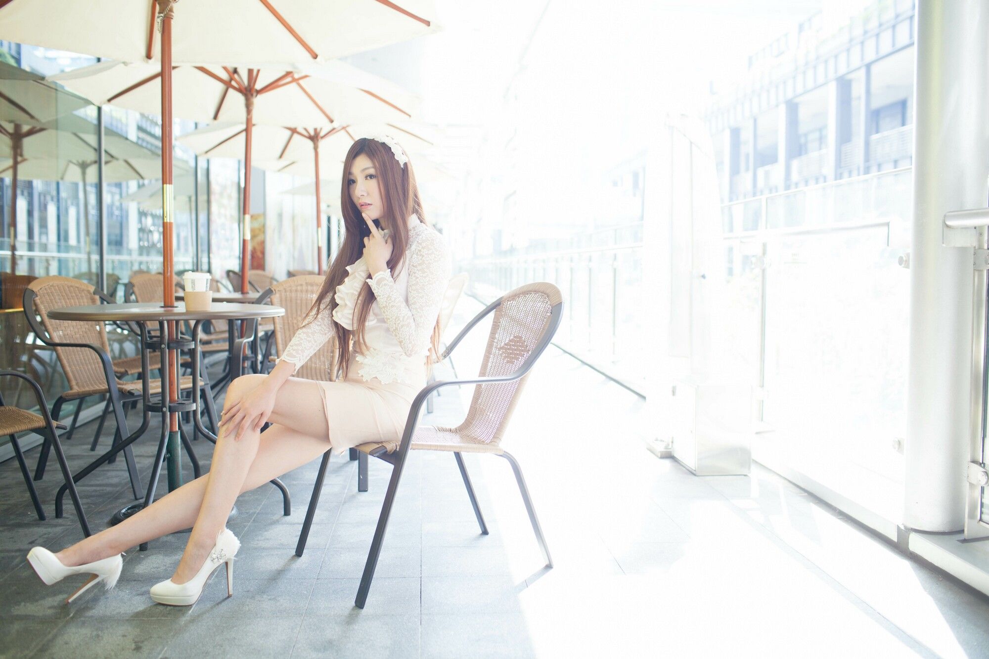[台湾正妹] Michelle小羽《信義區街拍 蕾丝+包臀短裙》