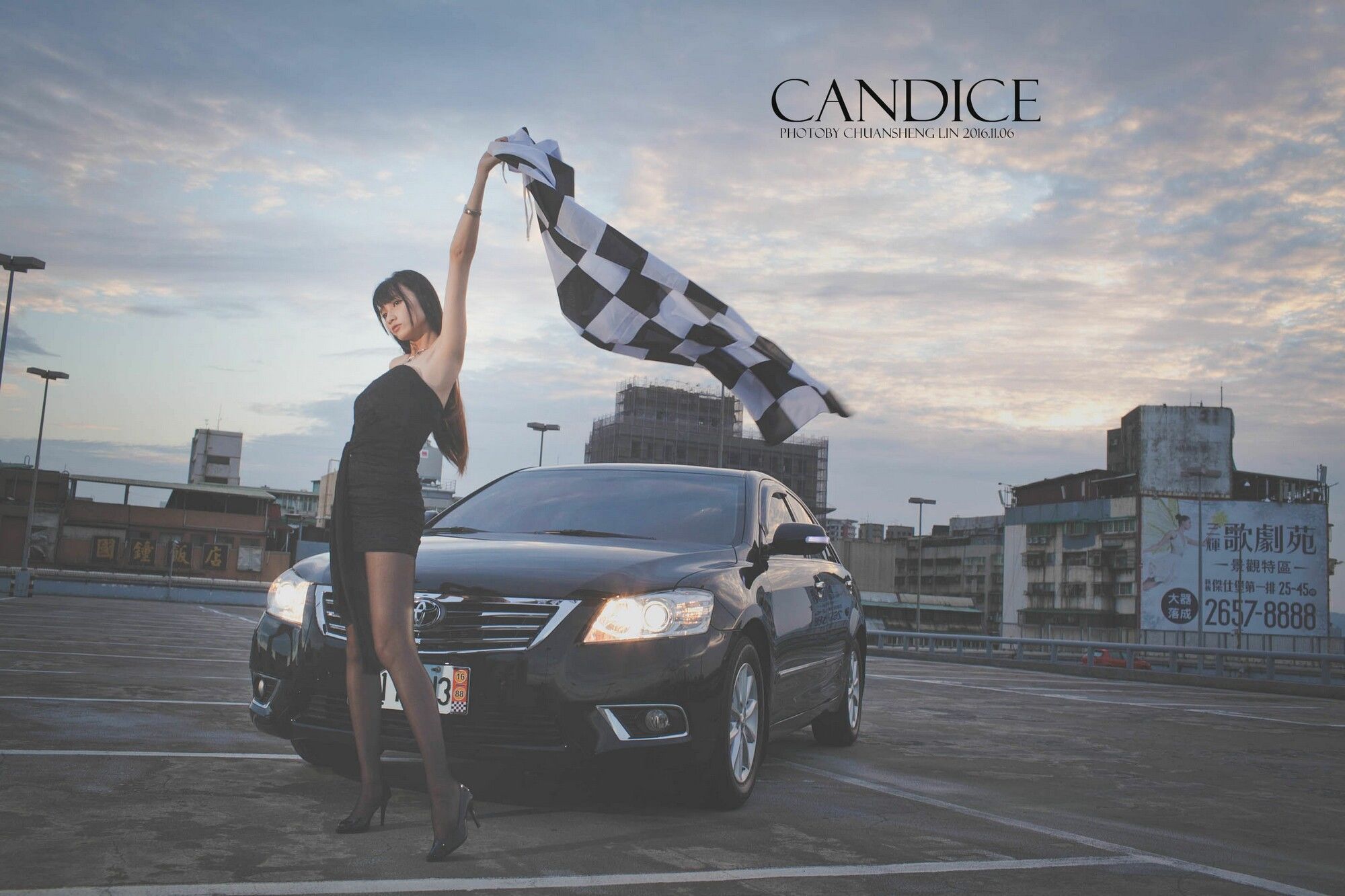 [台湾嫩模] 蔡译心Candice《车外拍》