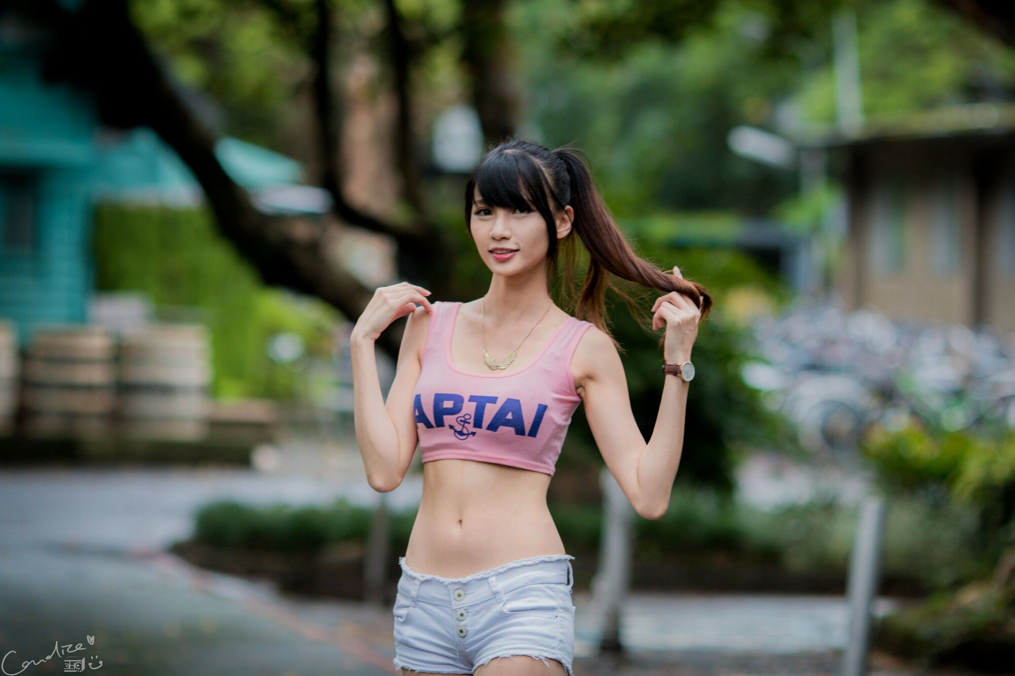 [台湾正妹] 蔡译心 - 热裤运动装