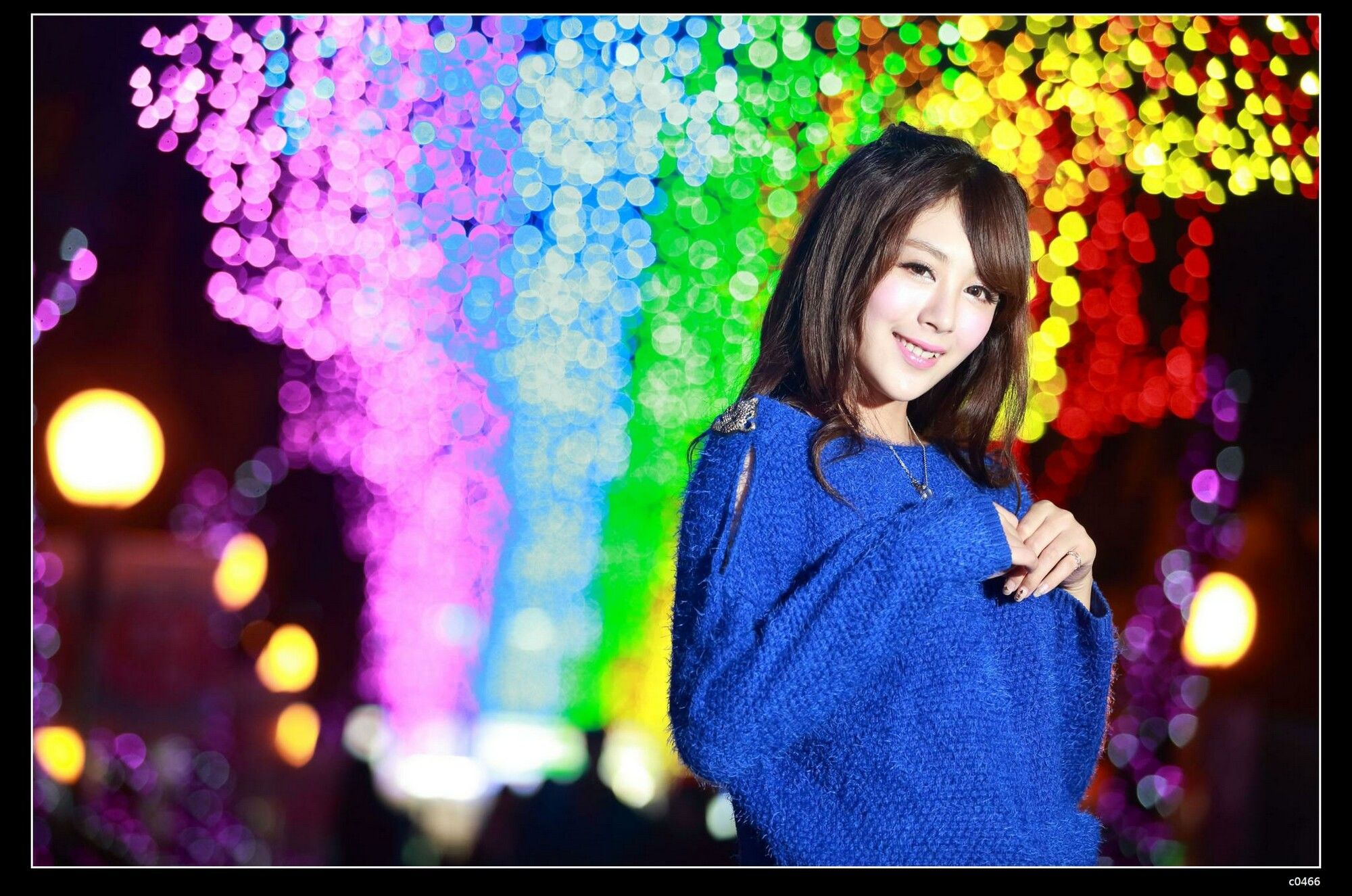 [台湾正妹] 夏晴Miso《圣诞夜黑丝街拍》