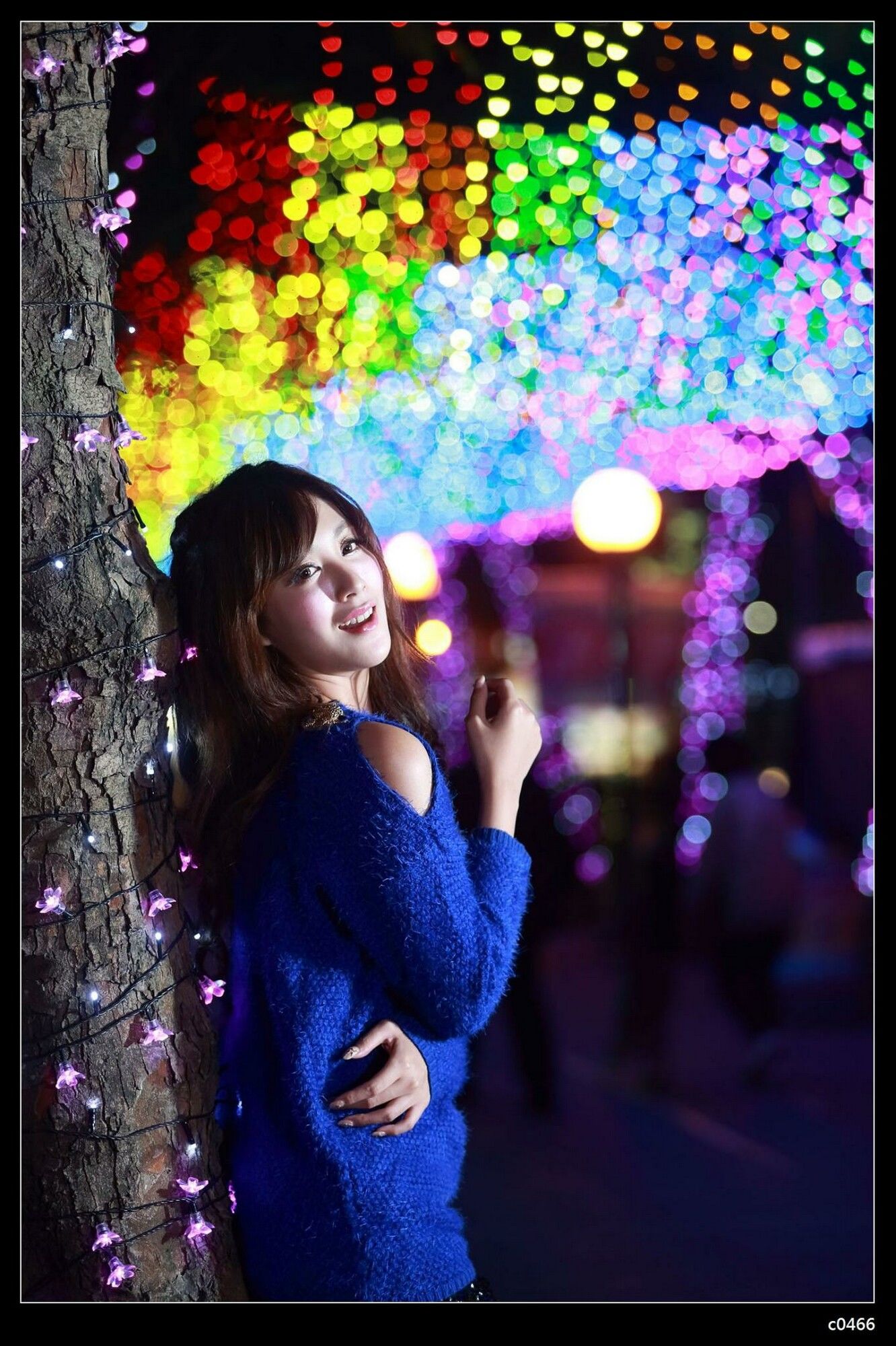 [台湾正妹] 夏晴Miso《圣诞夜黑丝街拍》