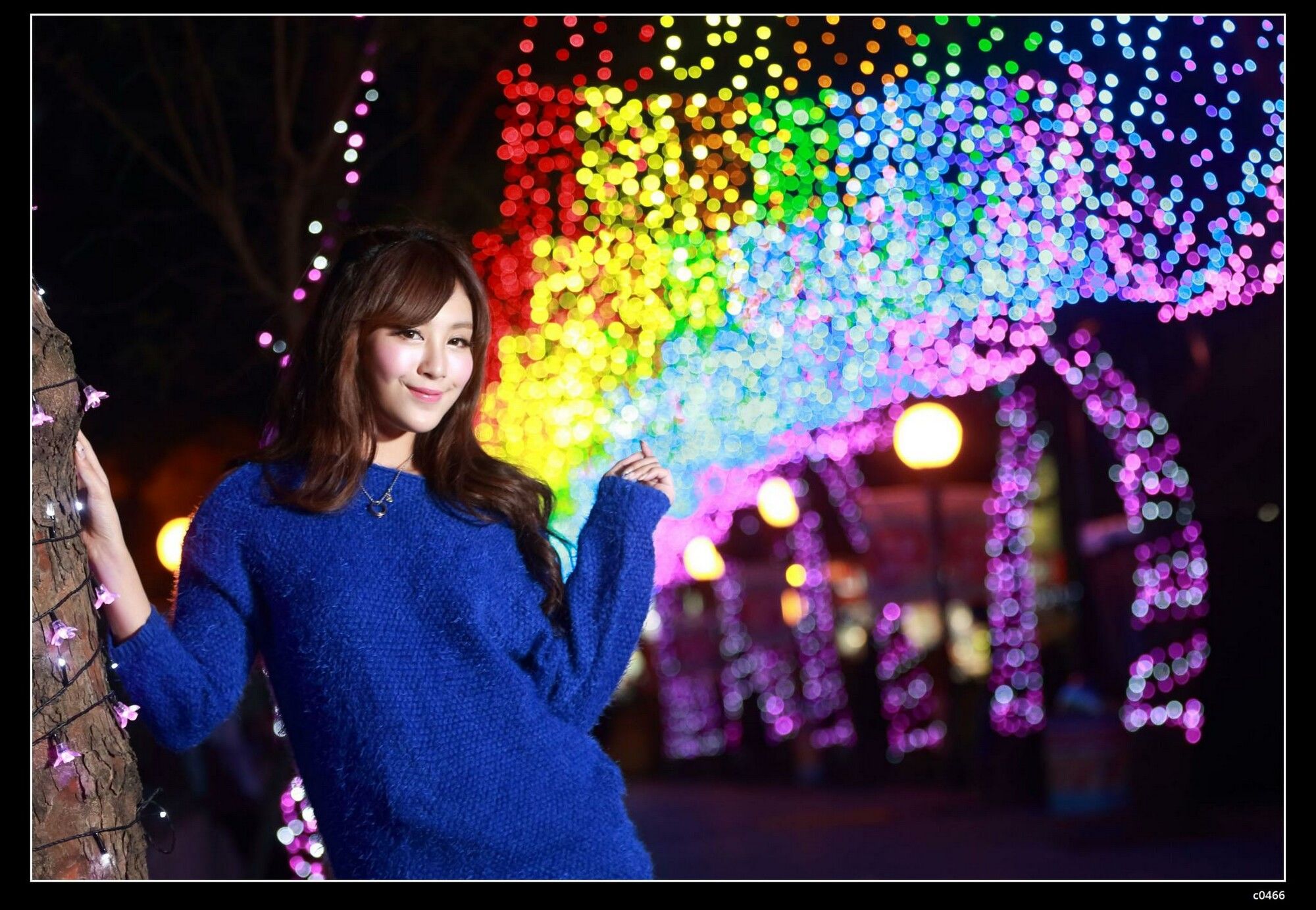 [台湾正妹] 夏晴Miso《圣诞夜黑丝街拍》