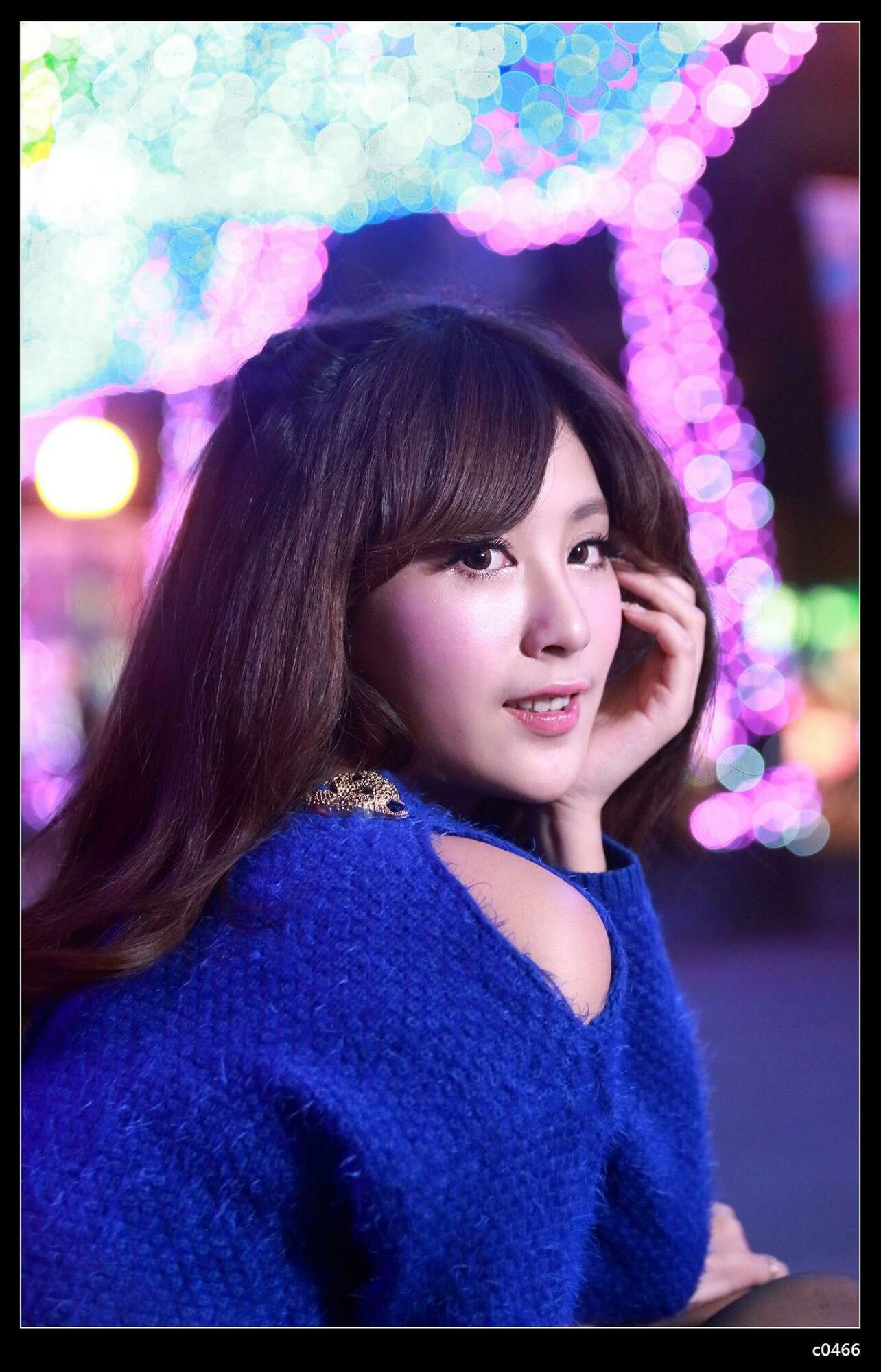 [台湾正妹] 夏晴Miso《圣诞夜黑丝街拍》