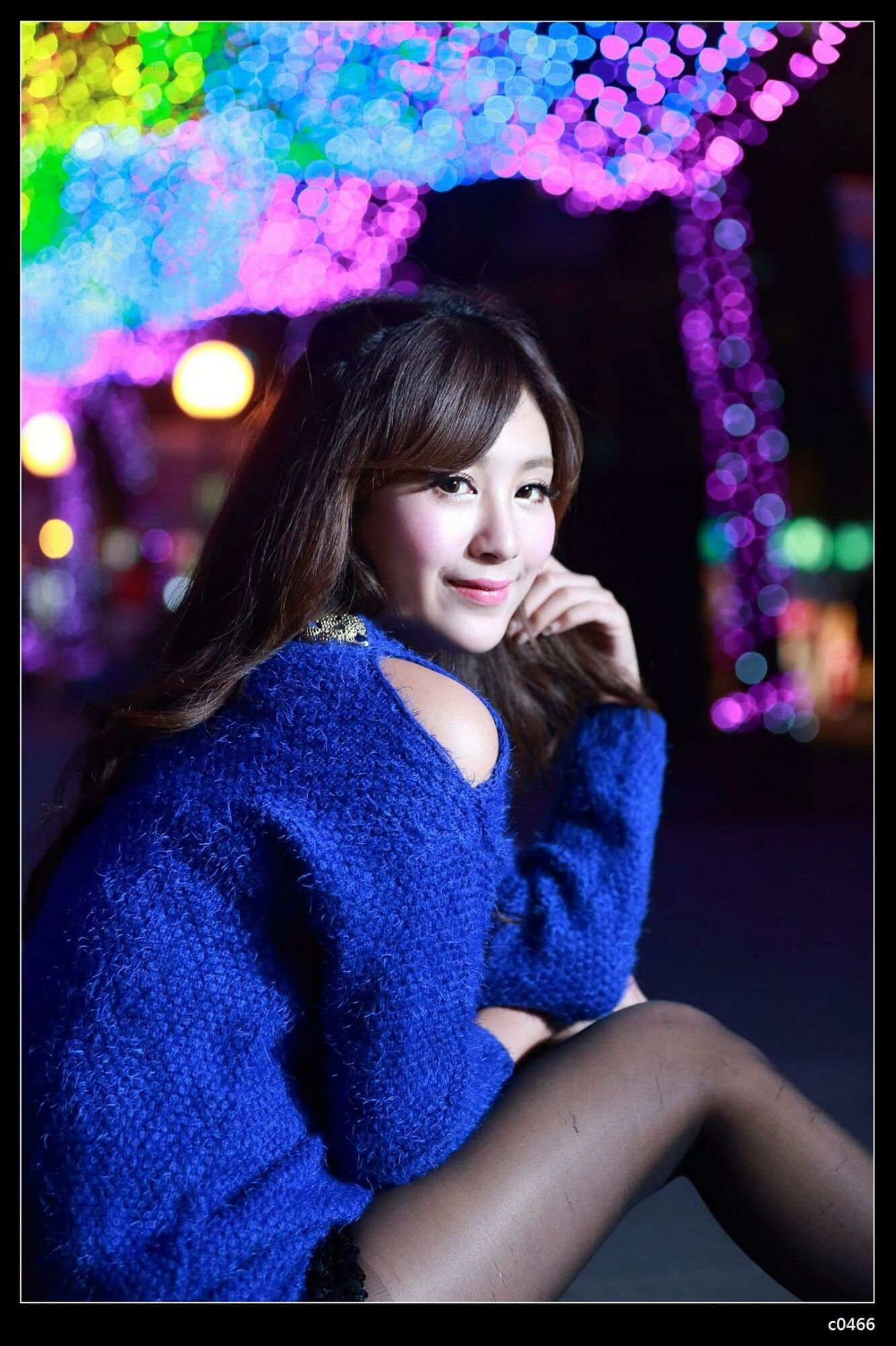[台湾正妹] 夏晴Miso《圣诞夜黑丝街拍》