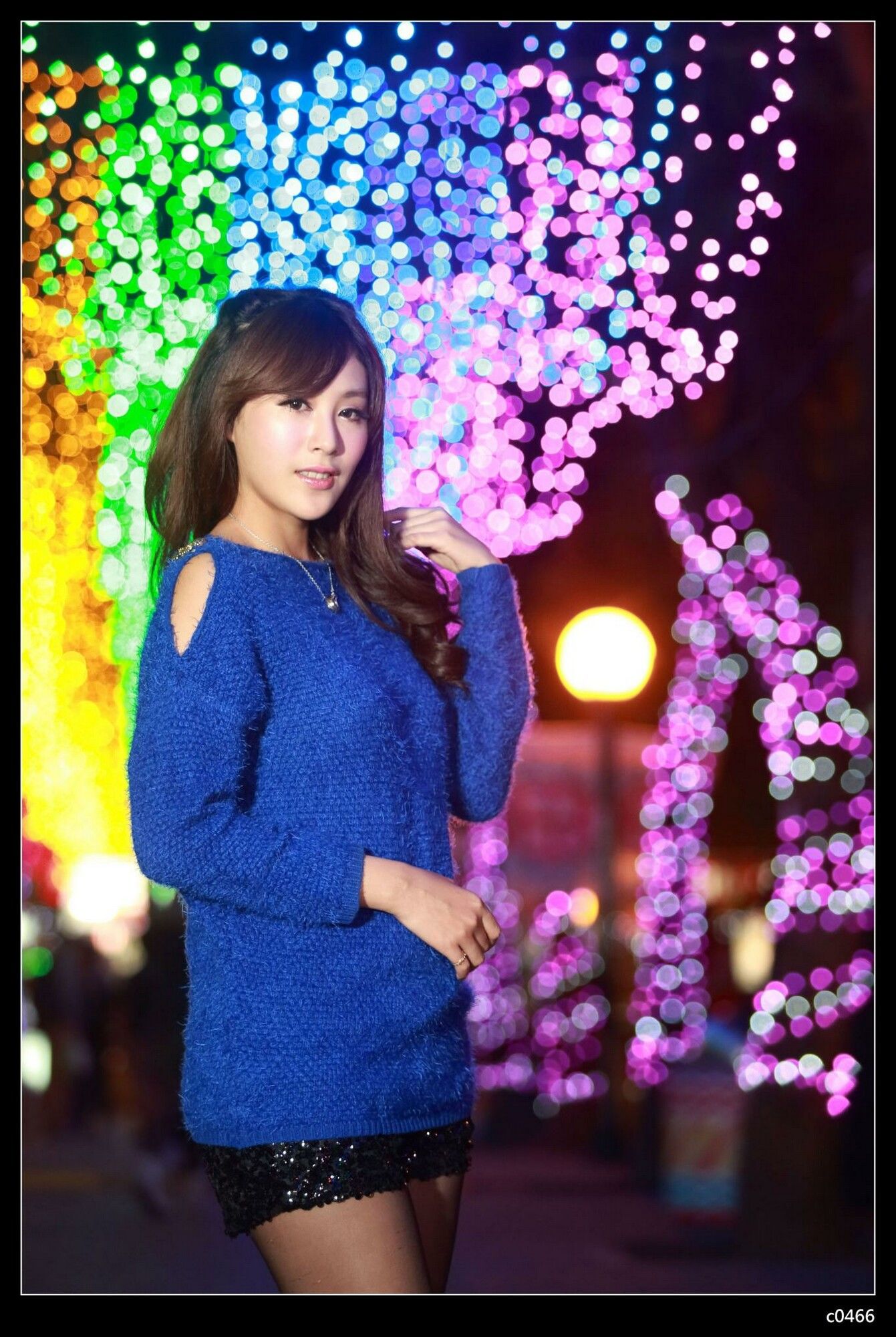 [台湾正妹] 夏晴Miso《圣诞夜黑丝街拍》