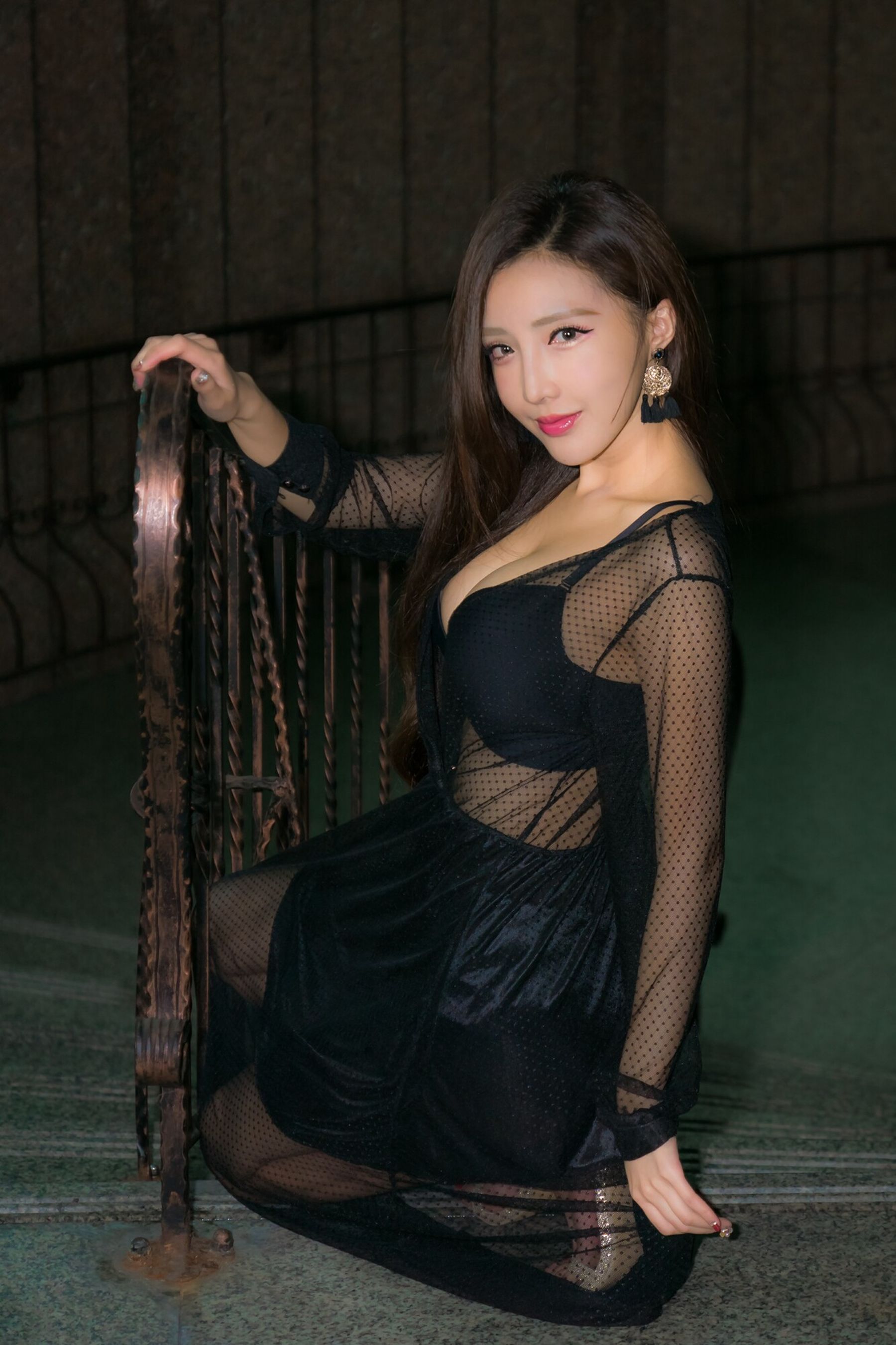 [台湾嫩模] 赵芸Syuan《书法家 外拍图集》