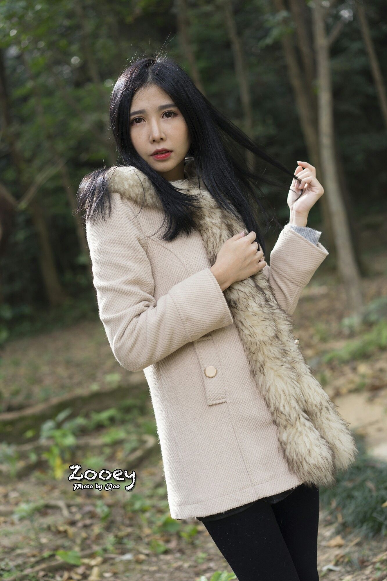 [台湾嫩模] Zooey《外拍小清新3套服装》