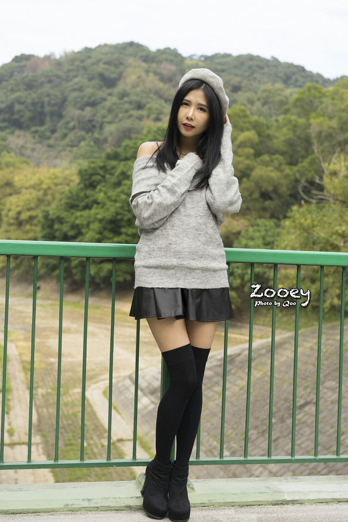 [台湾嫩模] Zooey《外拍小清新3套服装》