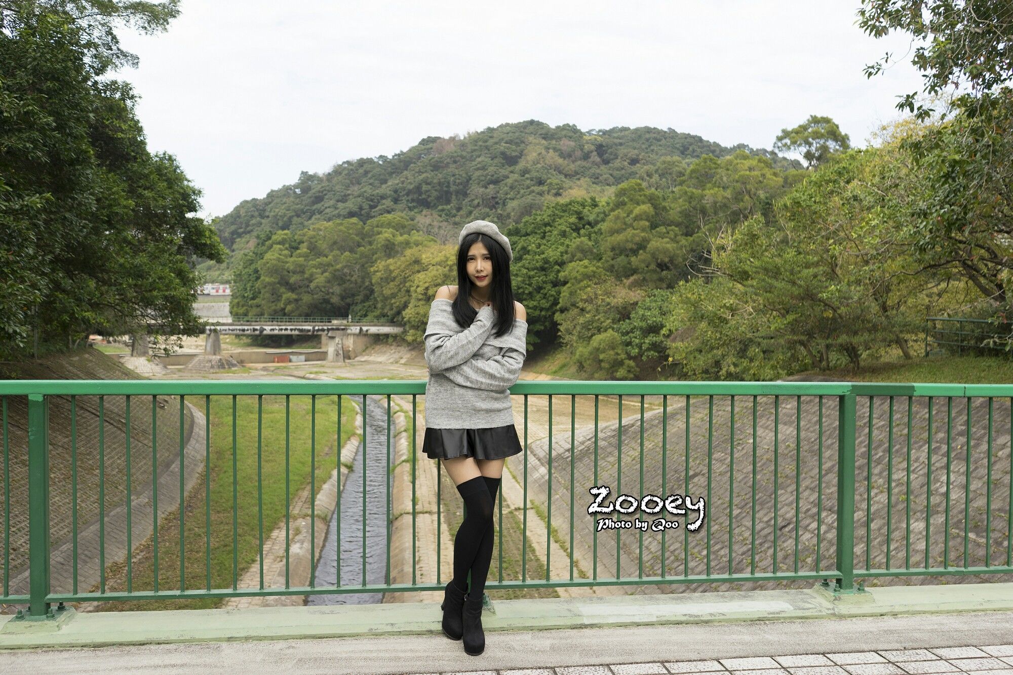 [台湾嫩模] Zooey《外拍小清新3套服装》