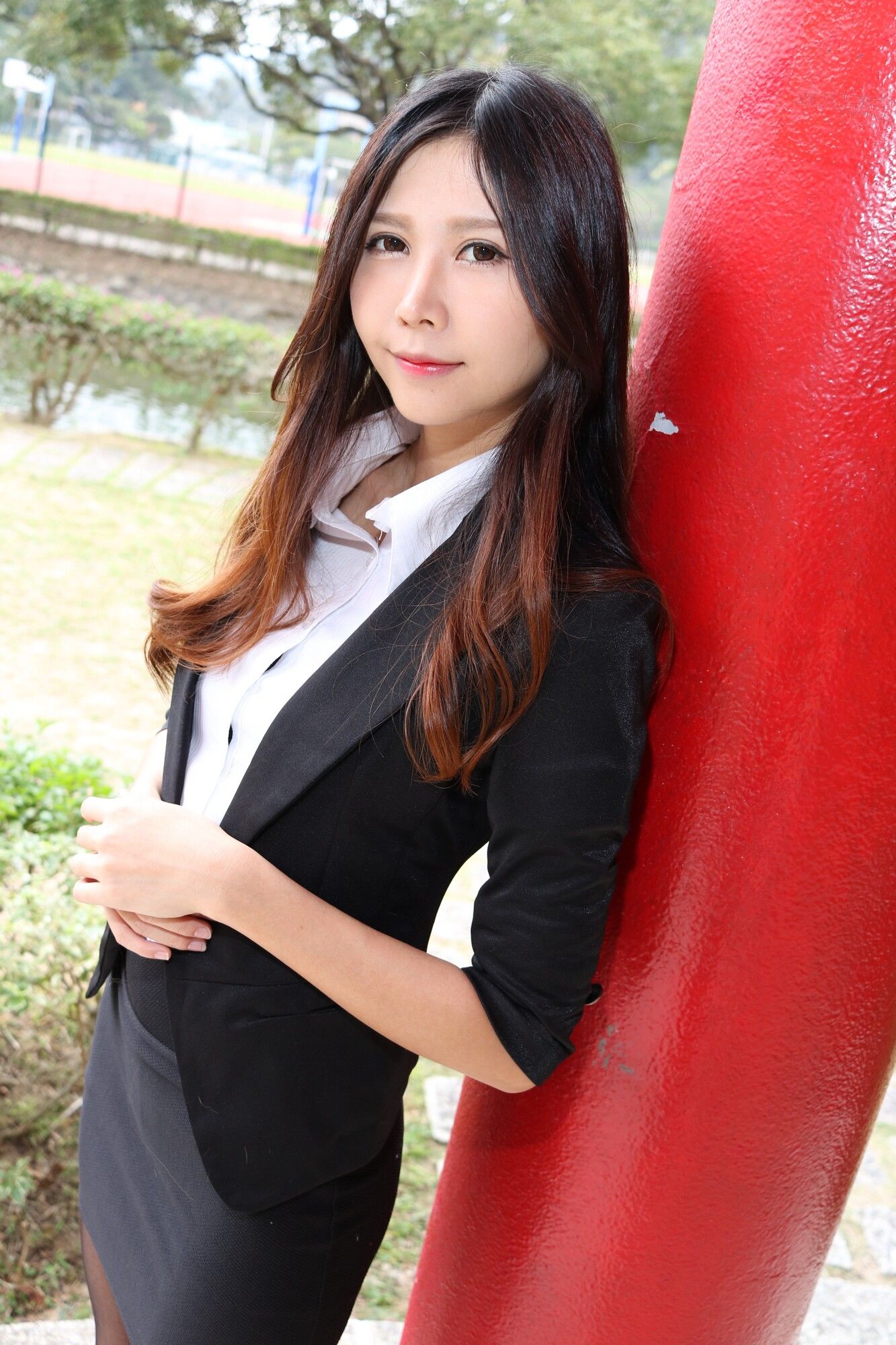 [台湾嫩模] Zooey《中文大學OL黑絲美腿》