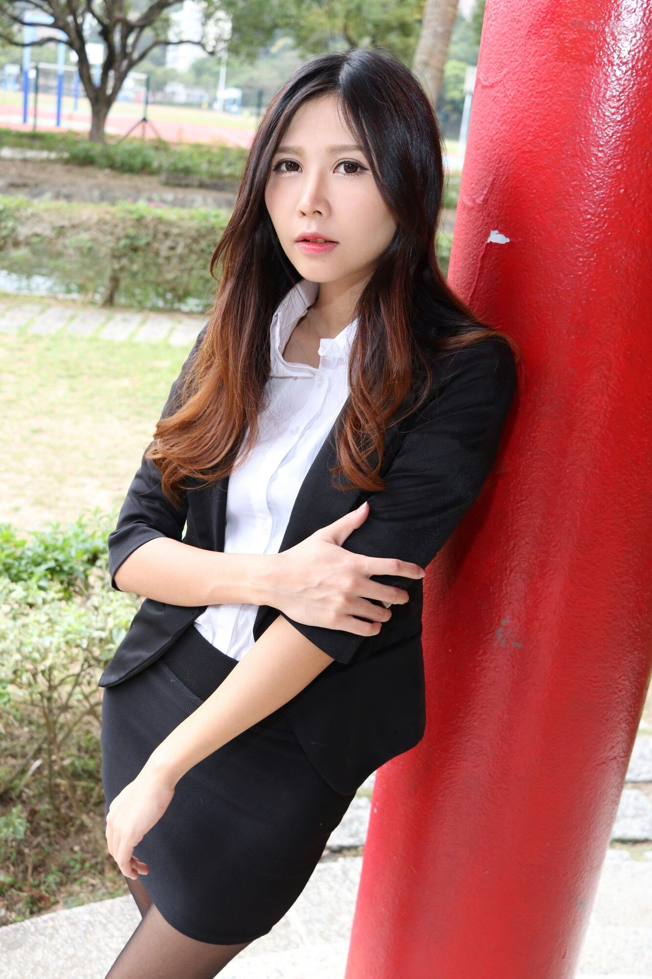 [台湾嫩模] Zooey《中文大學OL黑絲美腿》