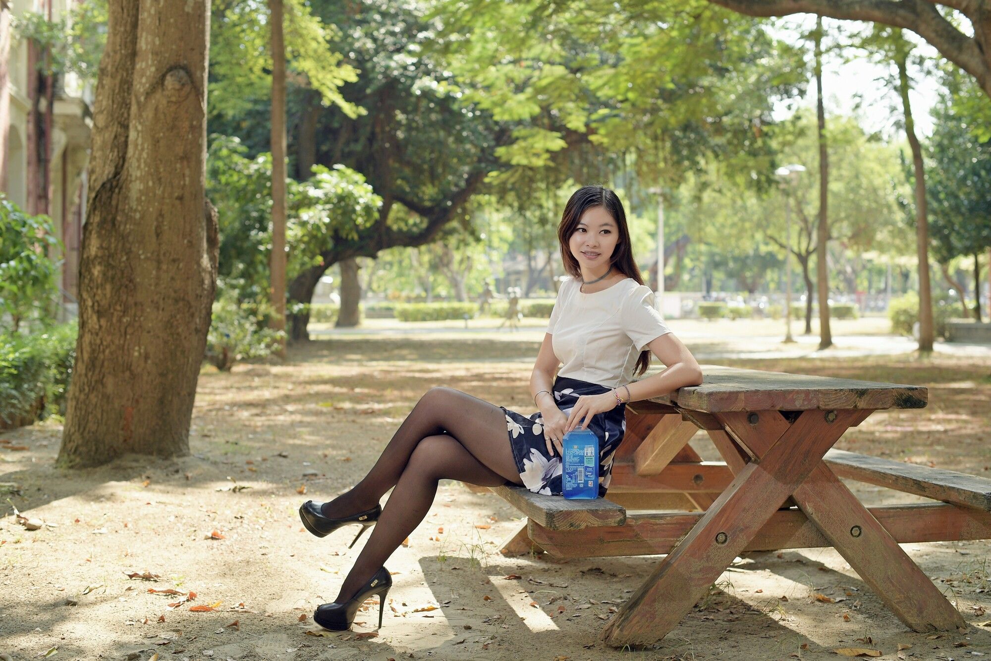 [台湾正妹] 小雯 - 成大外拍共两套服装