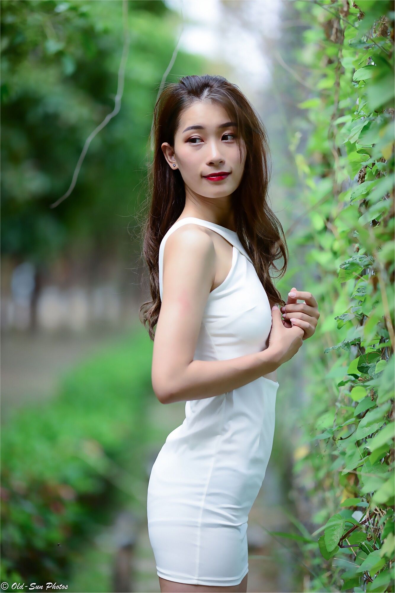 [台湾正妹] 小雨《左營植物園》 性感外拍