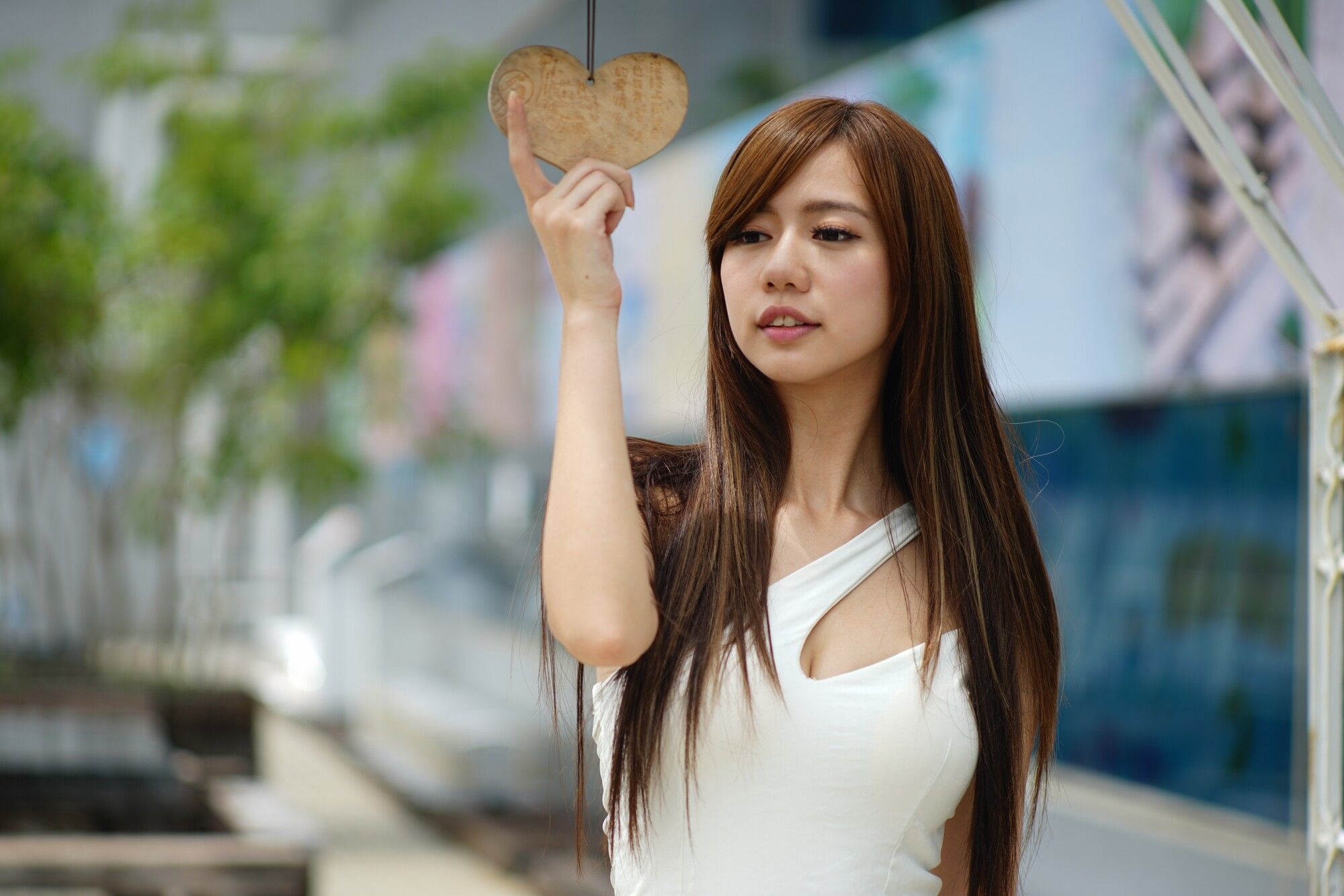 [台湾正妹] 张菁菁Arlena《烏日高鐵女孩～天桥美腿》
