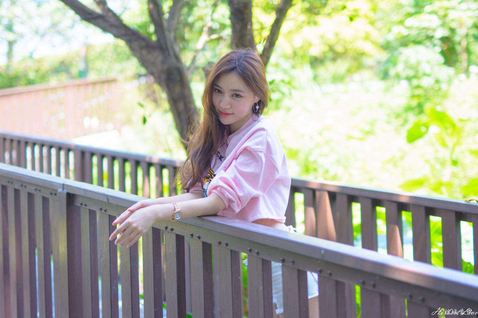 [台湾女神] 苏小立《花博新生公園 热裤运动装》