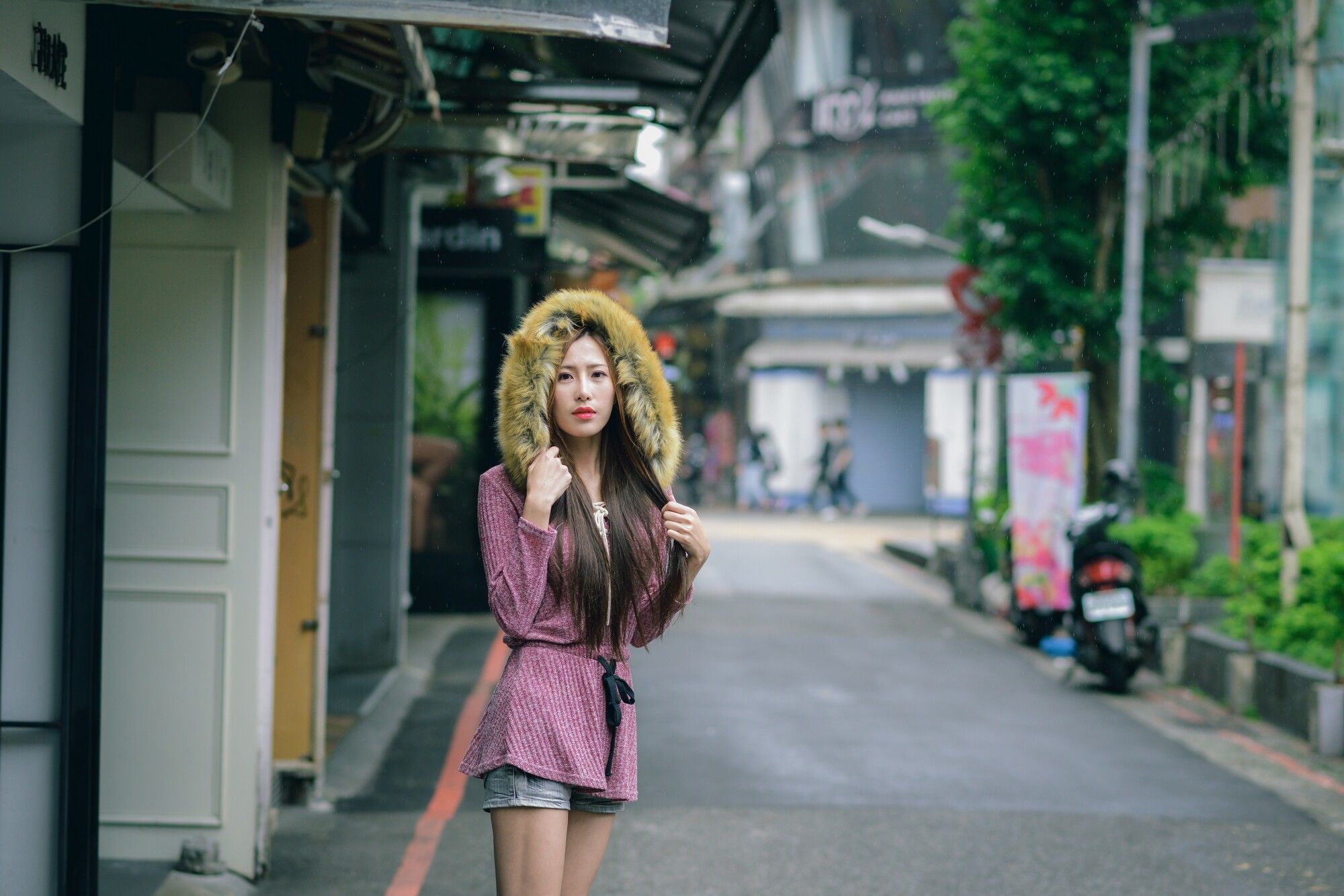[台湾正妹] 黄艾比Abbie - 长腿热裤街拍