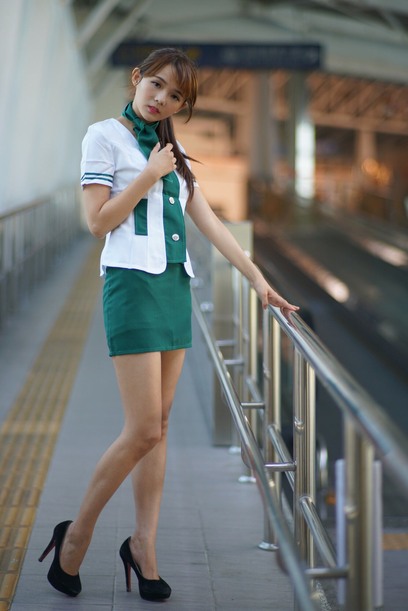 [台湾女神] 苏郁媛《烏日高鐵～空姐制服》
