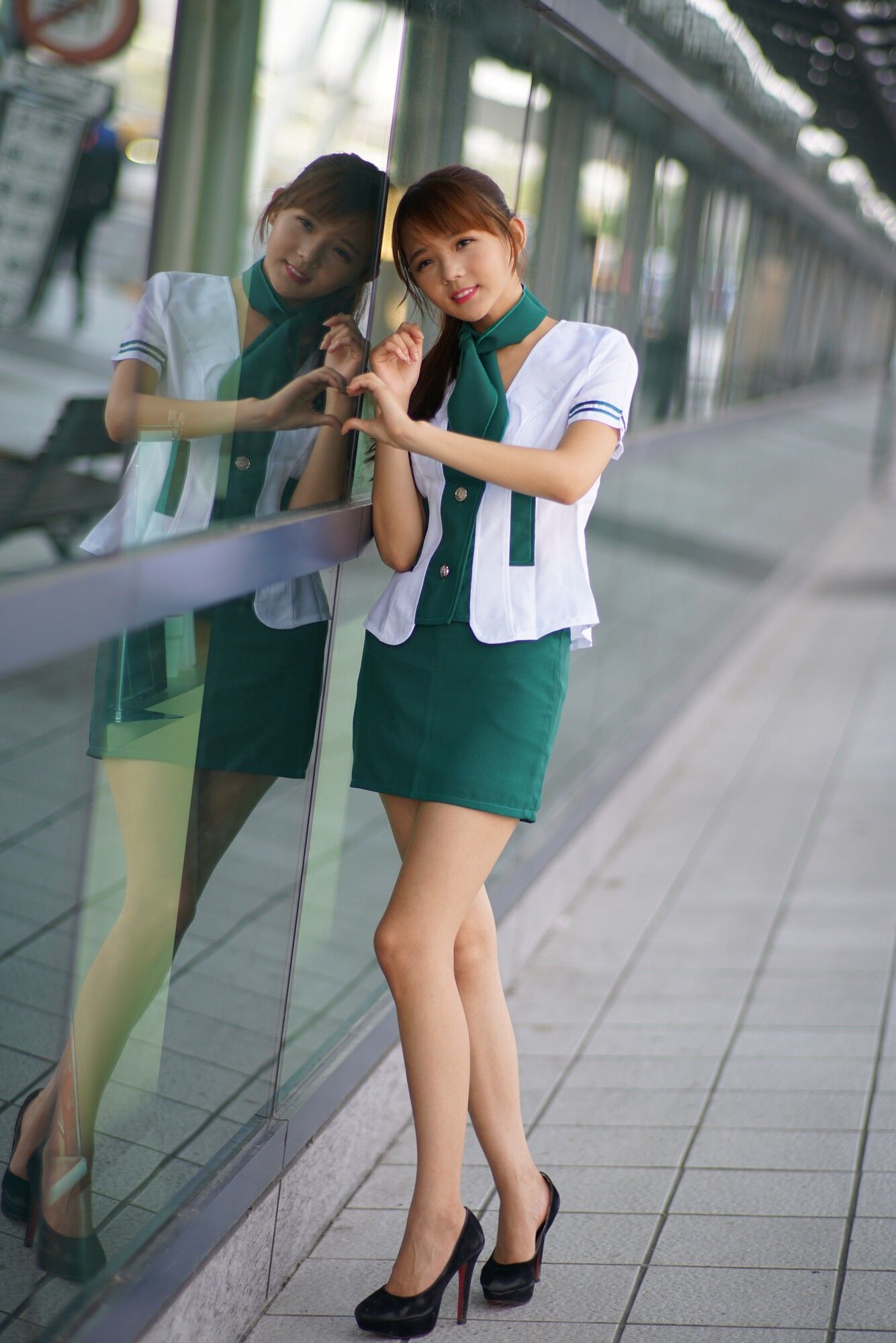 [台湾女神] 苏郁媛《烏日高鐵～空姐制服》