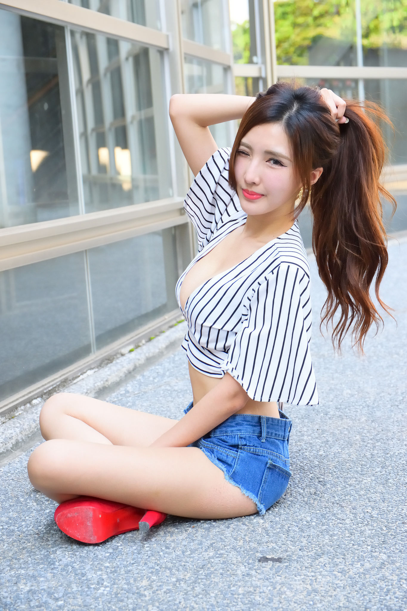 [台湾正妹] 赵芸Syuan《成熟长腿美女街拍》