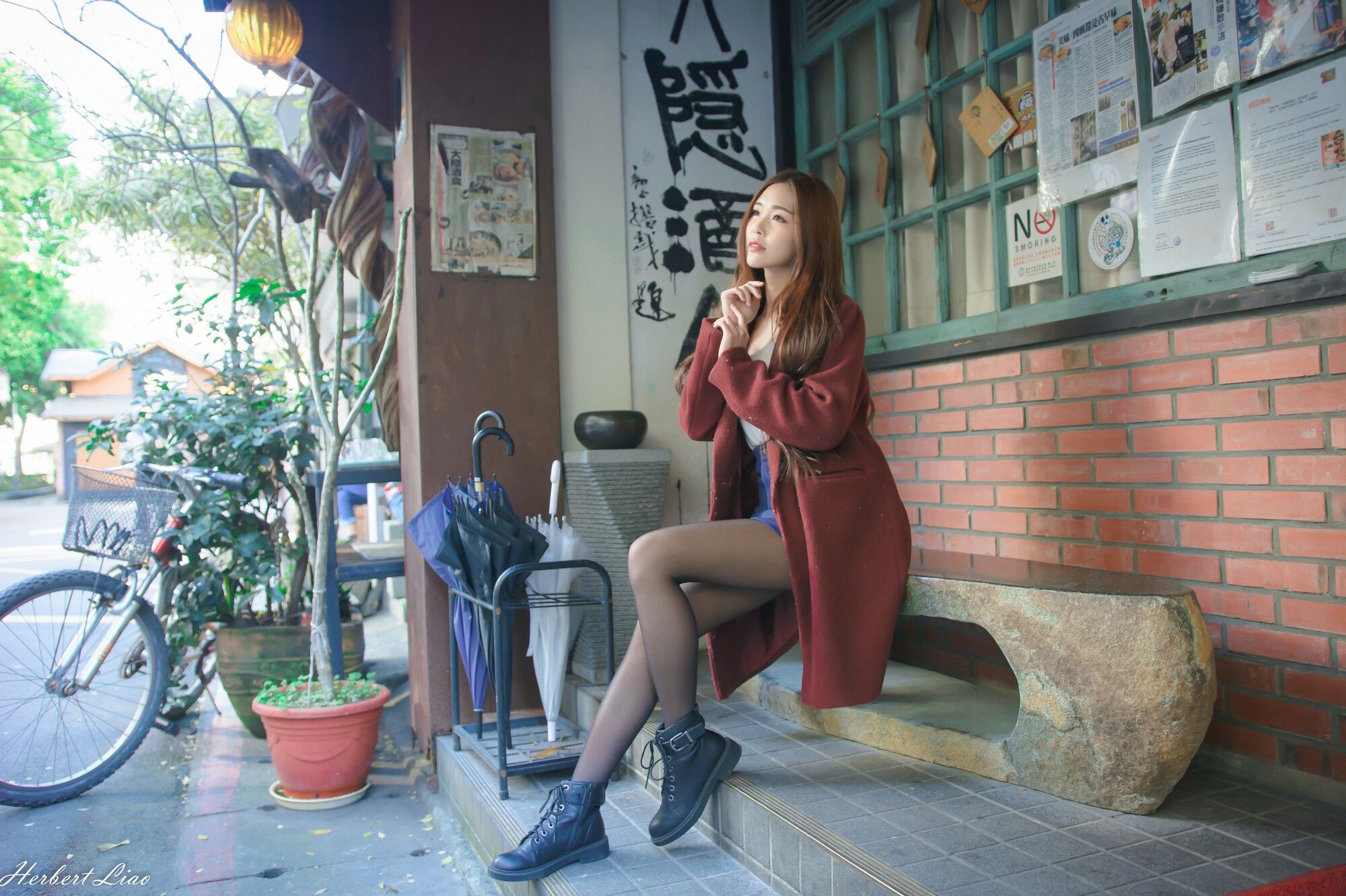 [台湾正妹] 黄上晏《古亭站周邊~风衣正妹》