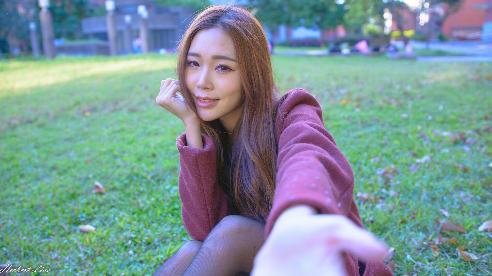[台湾正妹] 黄上晏《古亭站周邊~风衣正妹》