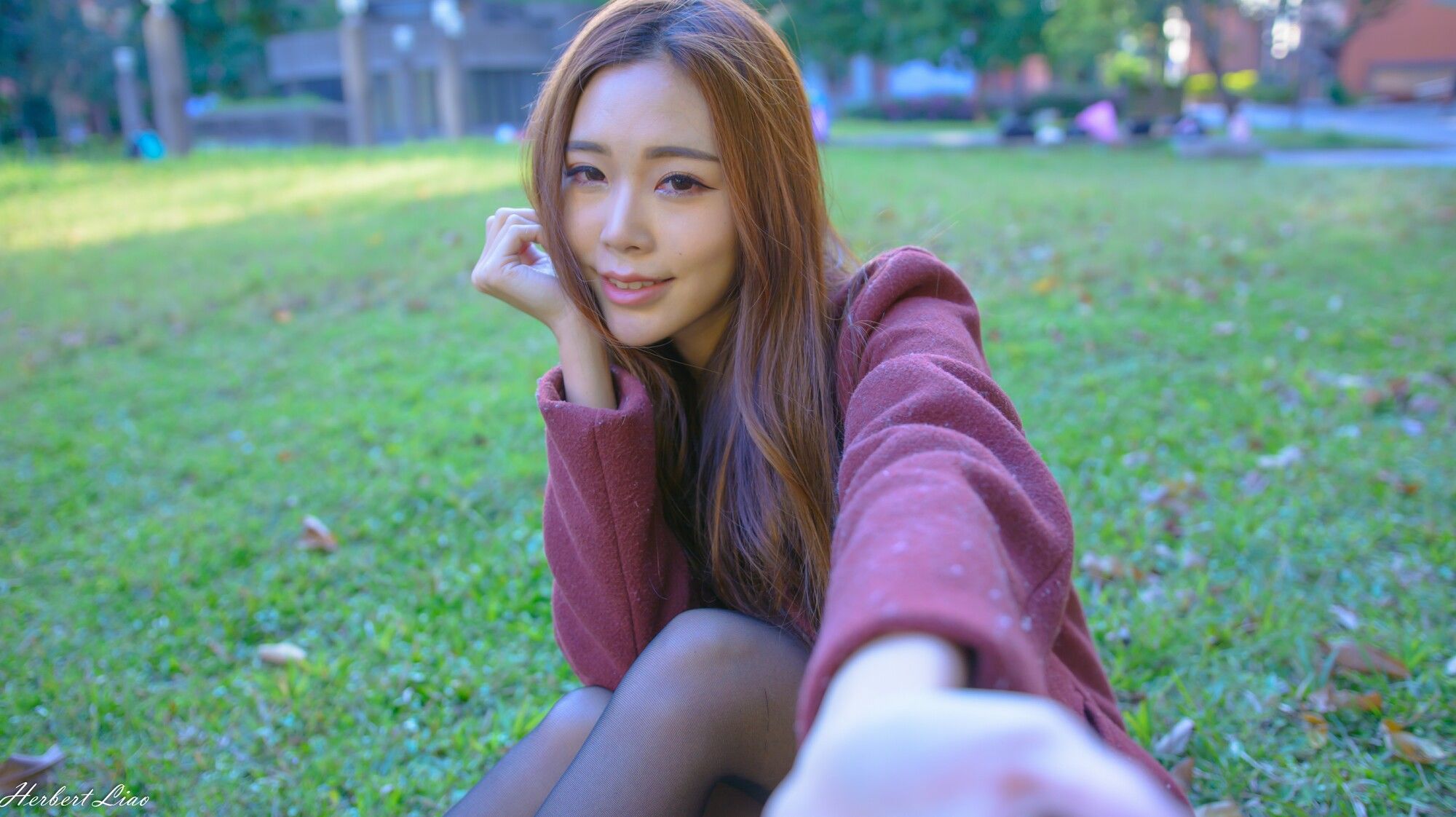 [台湾正妹] 黄上晏《古亭站周邊~风衣正妹》