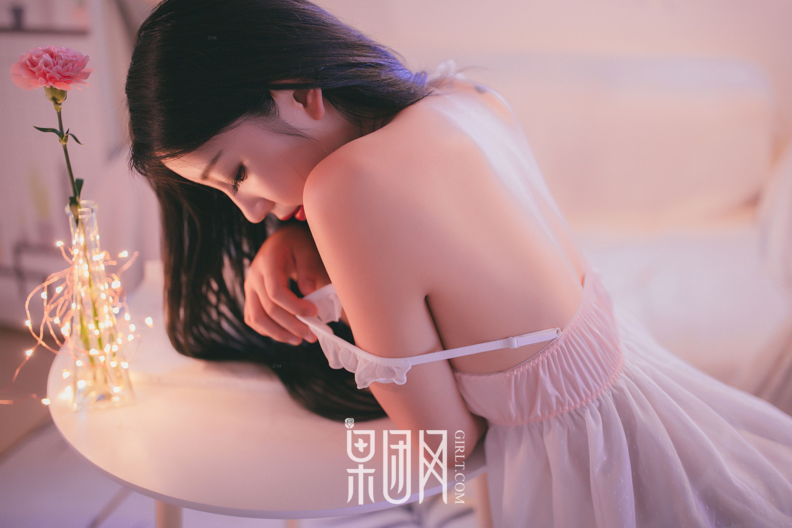 《清纯女神身着白纱，妩媚动人！》 [果团Girlt-熊川纪信] No.027