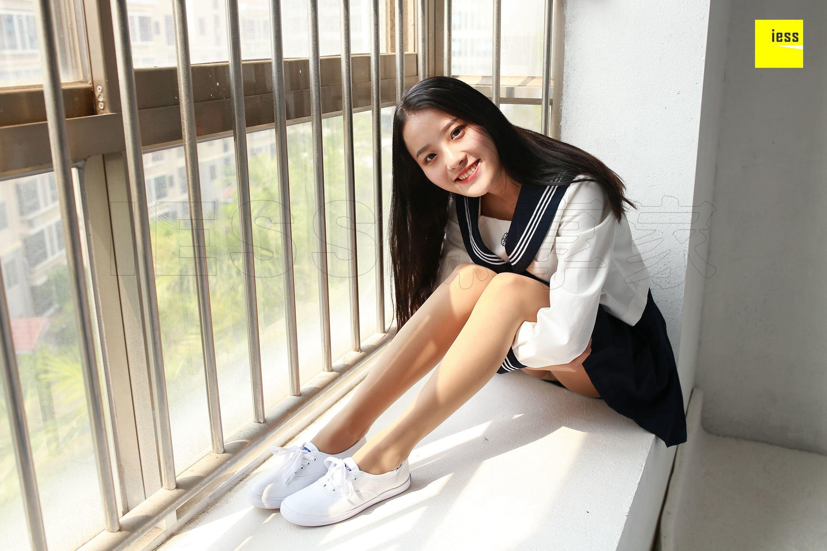 婉萍 《第一次涂指甲油的婉萍》 [异思趣向IESS] 丝享家216