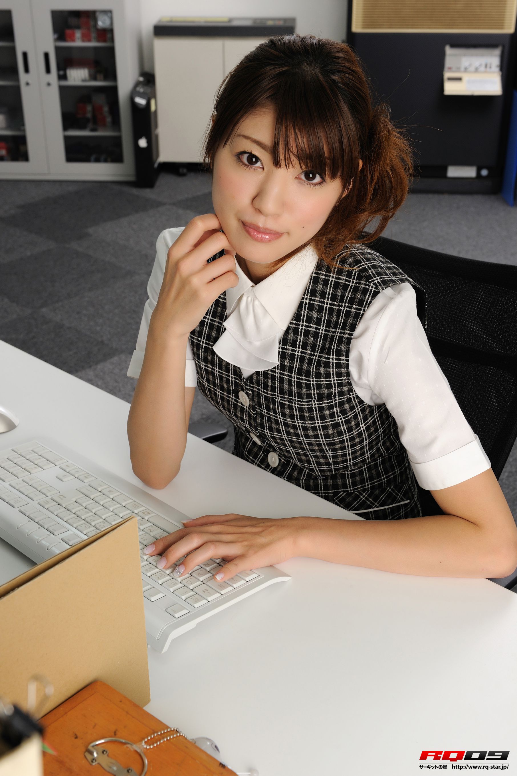 [RQ-STAR] NO.00240 矢代梢 Office Lady 办公室女郎 写真集