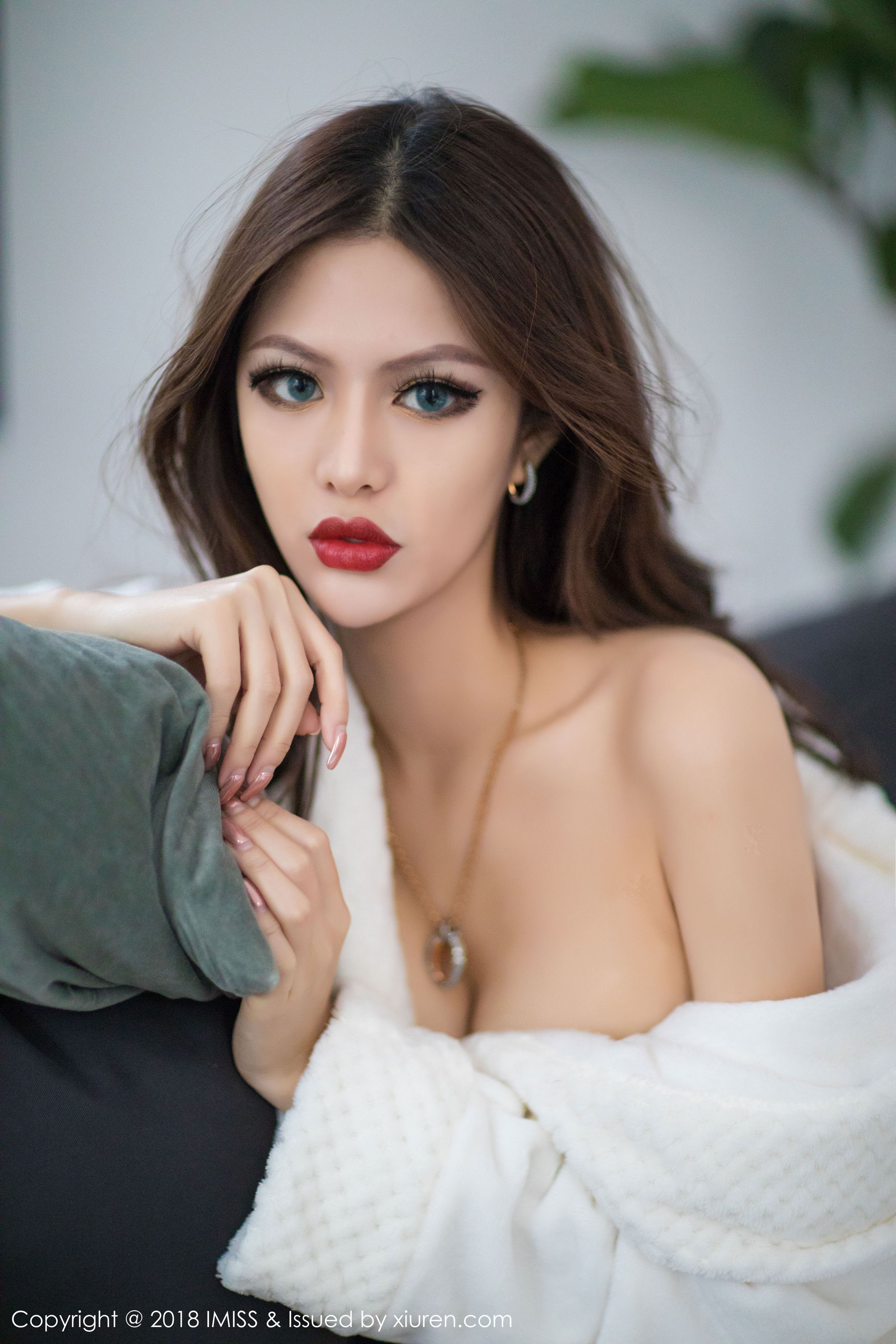 若彤boomboom《高挑美女的黑丝魅惑》 [爱蜜社IMiss] Vol.231
