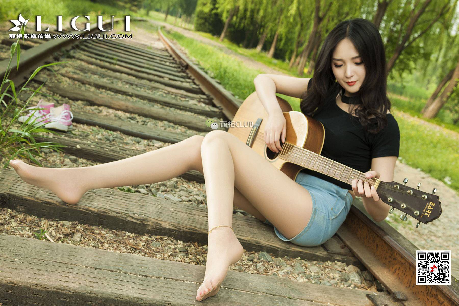 腿模小戈《文艺丝足少女》 [丽柜LIGUI] 美腿丝足