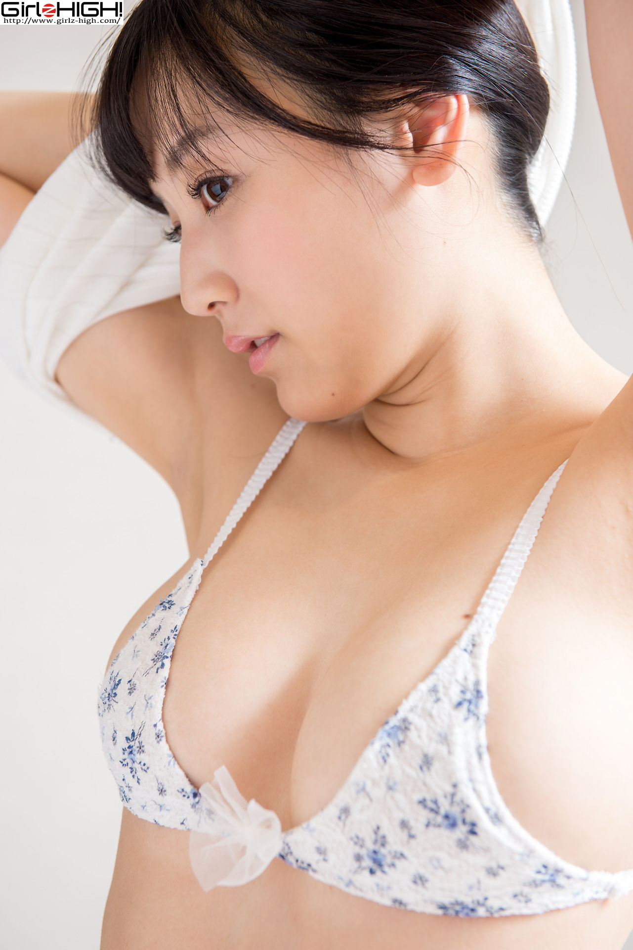浜田由梨《イケナイことしようよ》私服展開 [Girlz-High]